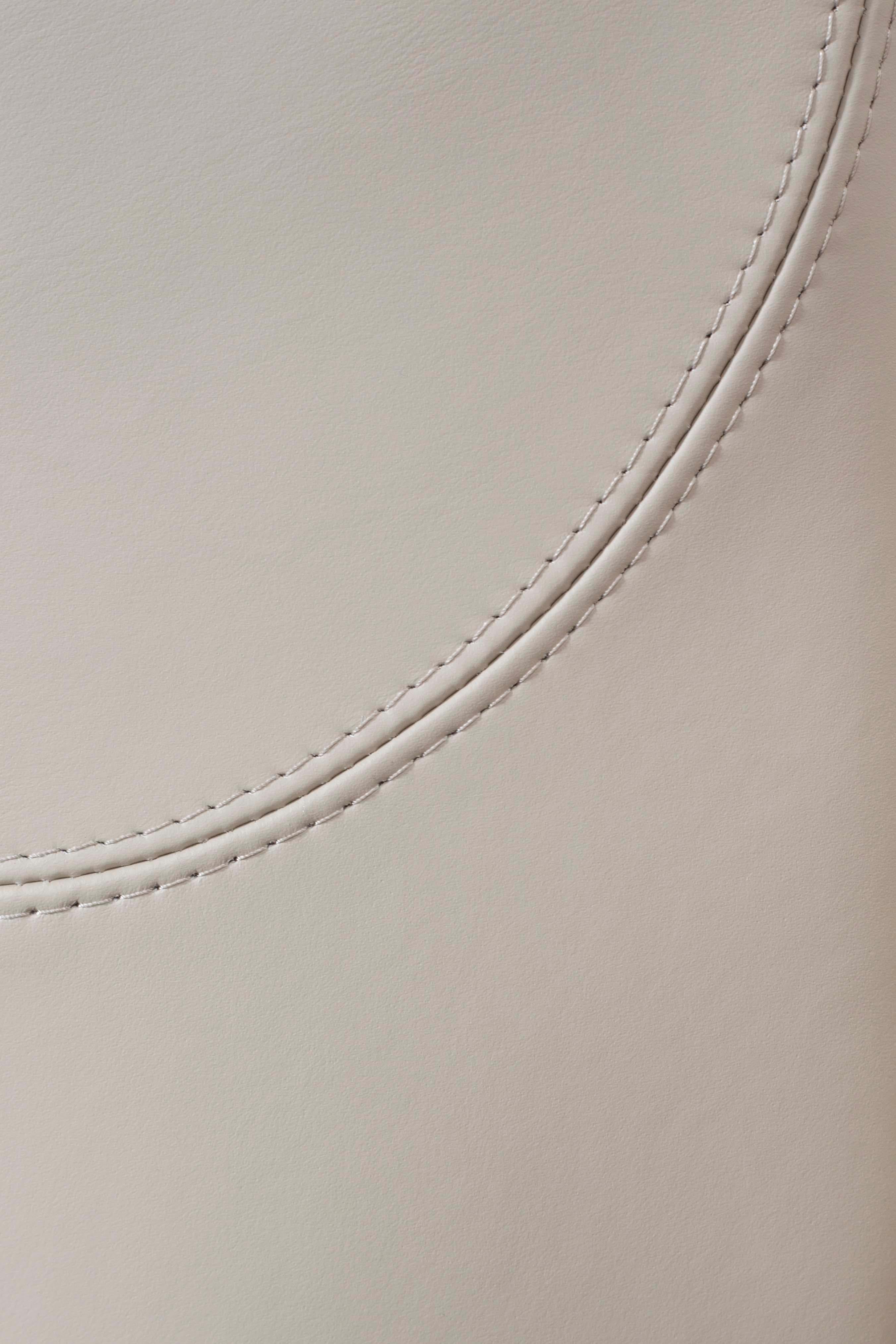 https://a.1stdibscdn.com/modern-versailles-sofa-cream-leather-handmade-in-italy-by-fendi-for-sale-picture-7/f_53532/f_363291921695722236390/C100475_3_master.jpg