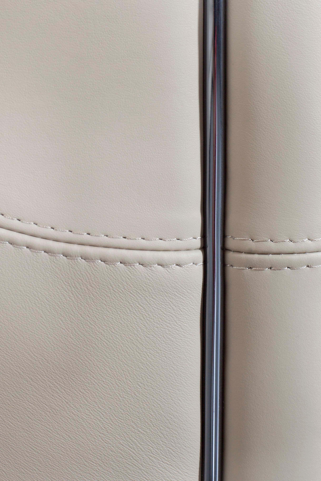 https://a.1stdibscdn.com/modern-versailles-sofa-cream-leather-handmade-in-italy-by-fendi-for-sale-picture-10/f_53532/f_363291921695722238879/C100475_6_master.jpg