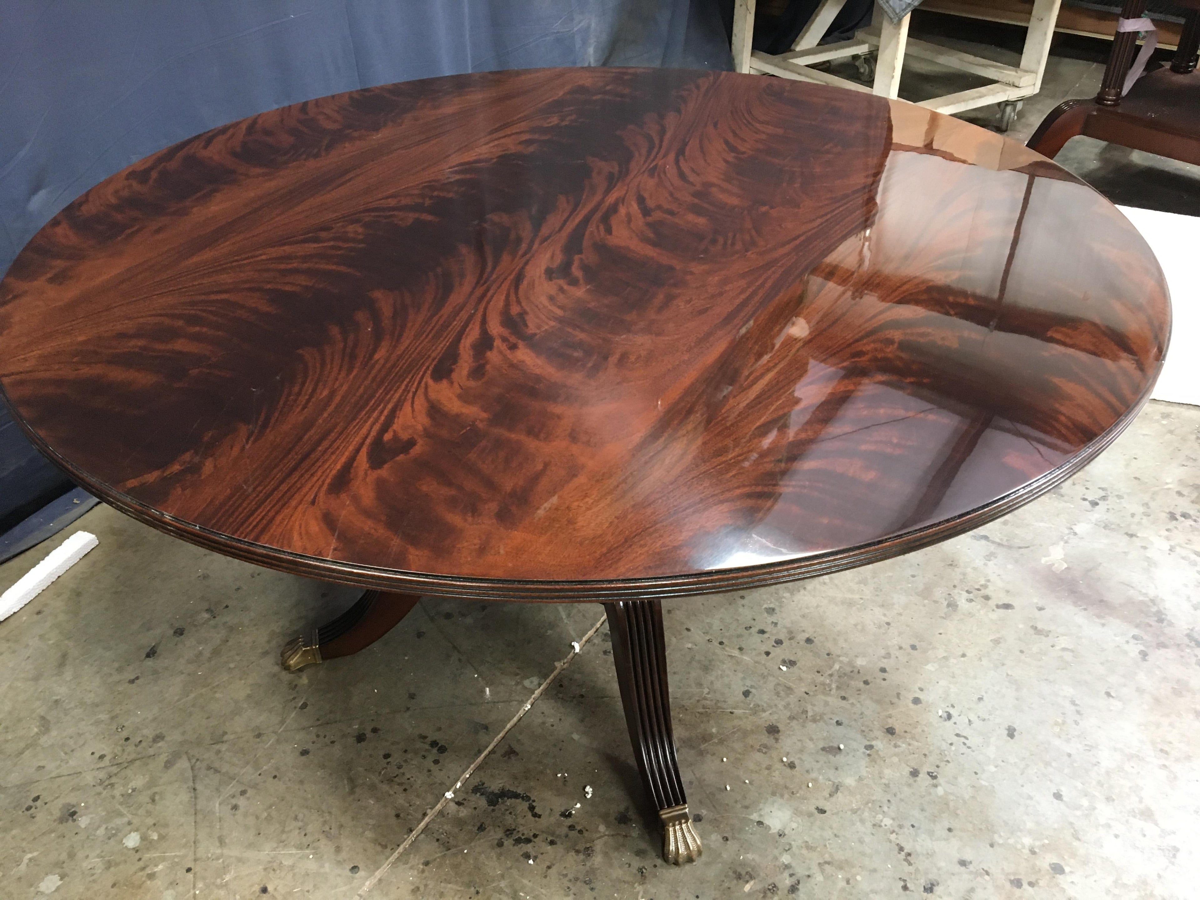 https://a.1stdibscdn.com/round-crotch-mahogany-georgian-style-pedestal-dining-table-by-leighton-hall-for-sale-picture-9/f_44162/f_235522621619554997888/C36C49AA_4F2B_4272_8C77_2D6DE4F277A4_master.jpeg