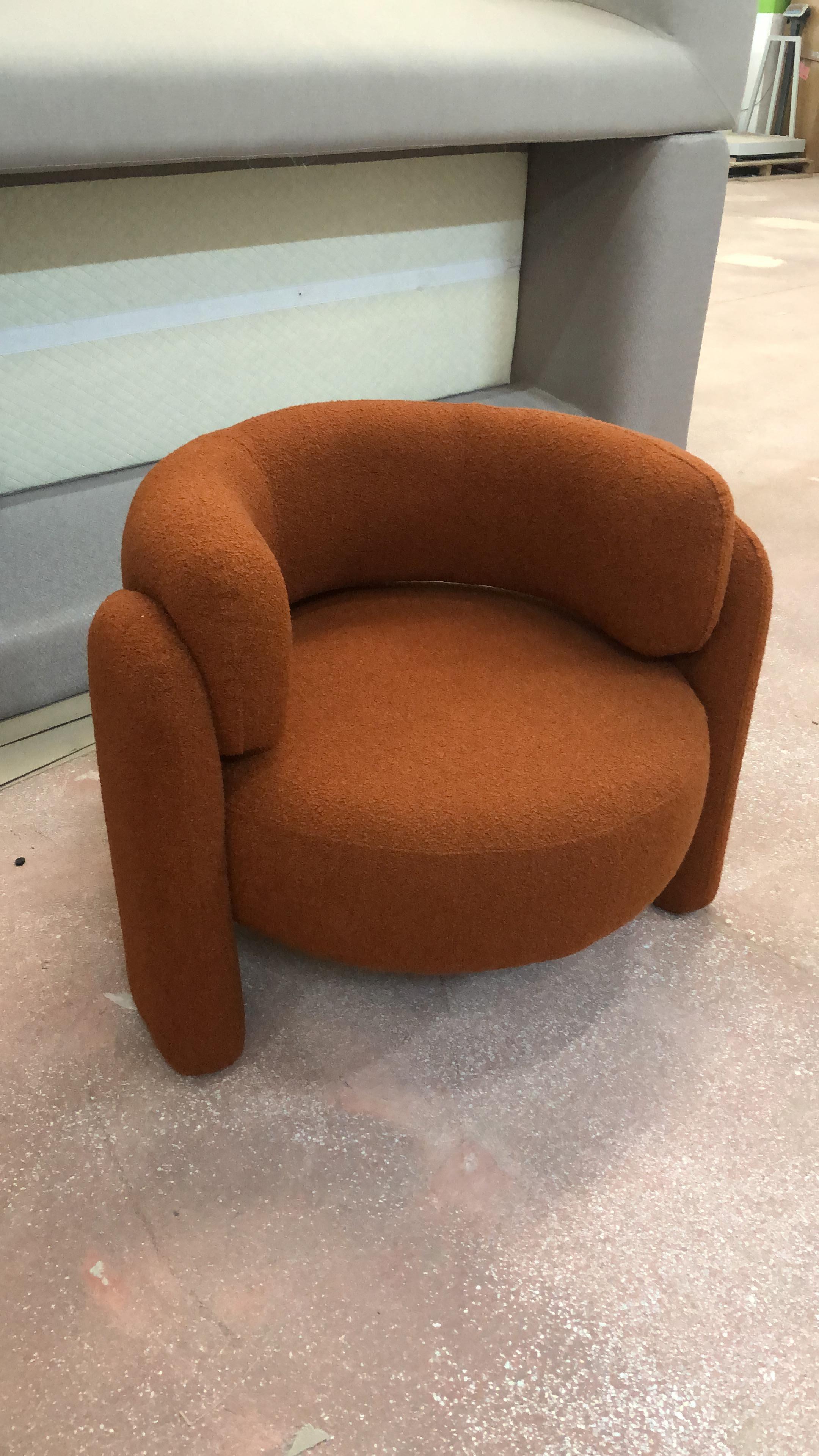 https://a.1stdibscdn.com/liba-velvet-armchair-comfy-arm-chair-custom-sofa-for-sale-picture-5/f_91932/f_43933202/C911C335_57BB_4B9D_984C_1741341798291_master.jpg