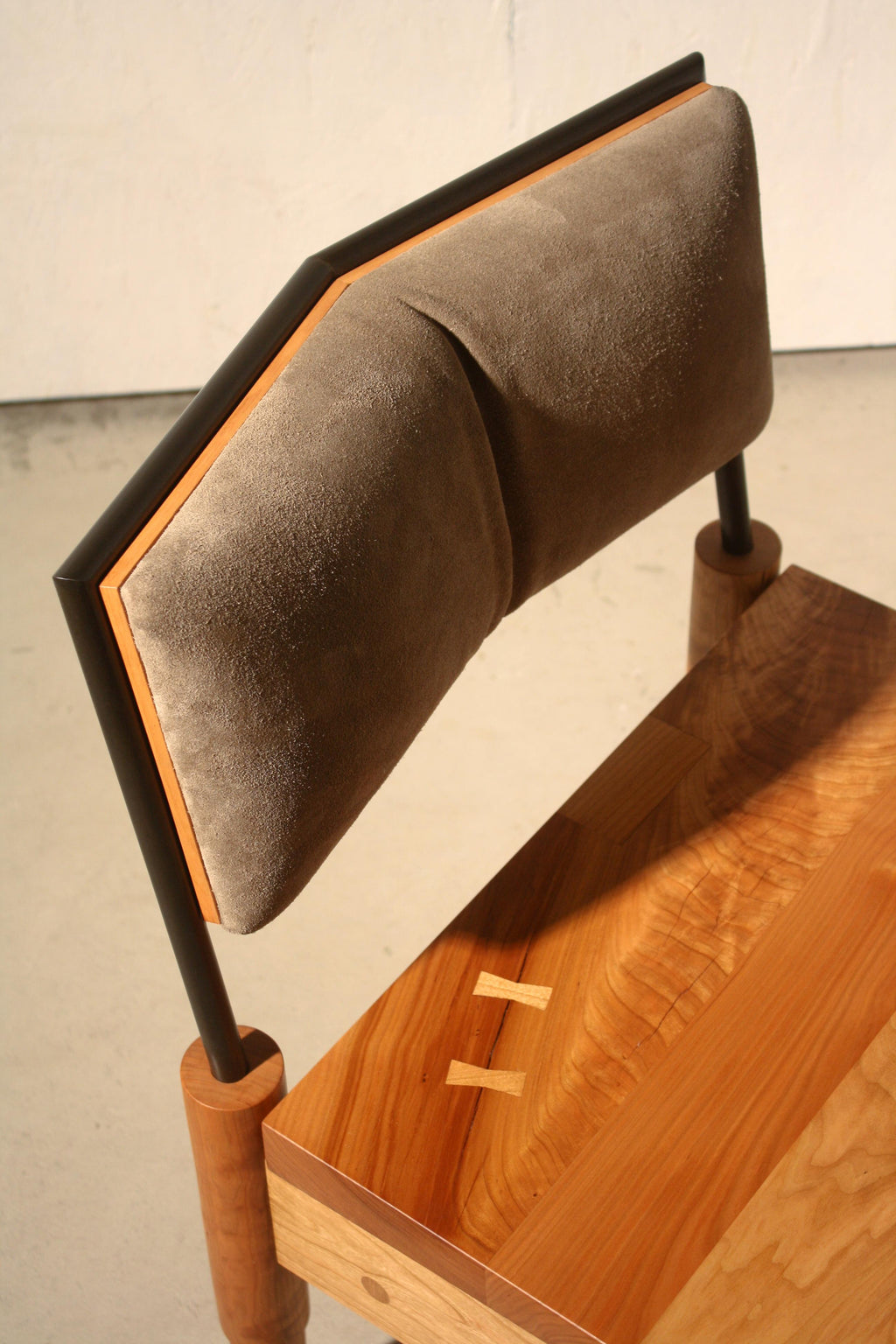 https://a.1stdibscdn.com/camber-handmade-lounge-chair-with-upholstered-suede-backrest-by-laylo-studio-for-sale-picture-3/f_53231/f_353068721689776660212/CAMBER_detail_backrest_master.JPG