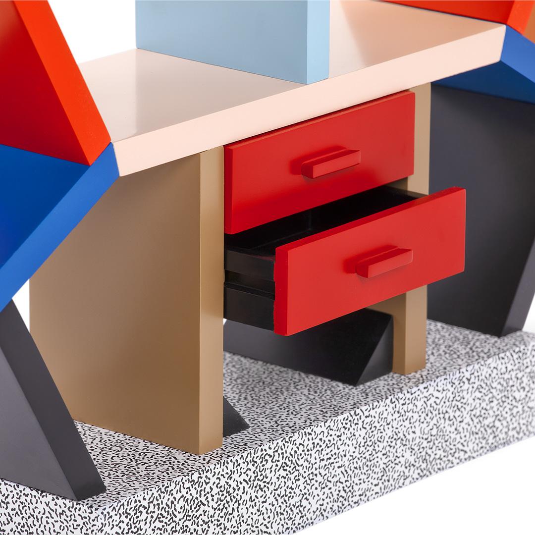 https://a.1stdibscdn.com/carlton-wood-miniature-bookcase-by-ettore-sottsass-for-memphis-milano-collection-for-sale-picture-3/f_48301/f_173487921698330264791/CARLTON_M_07A8038_copia_master.jpg