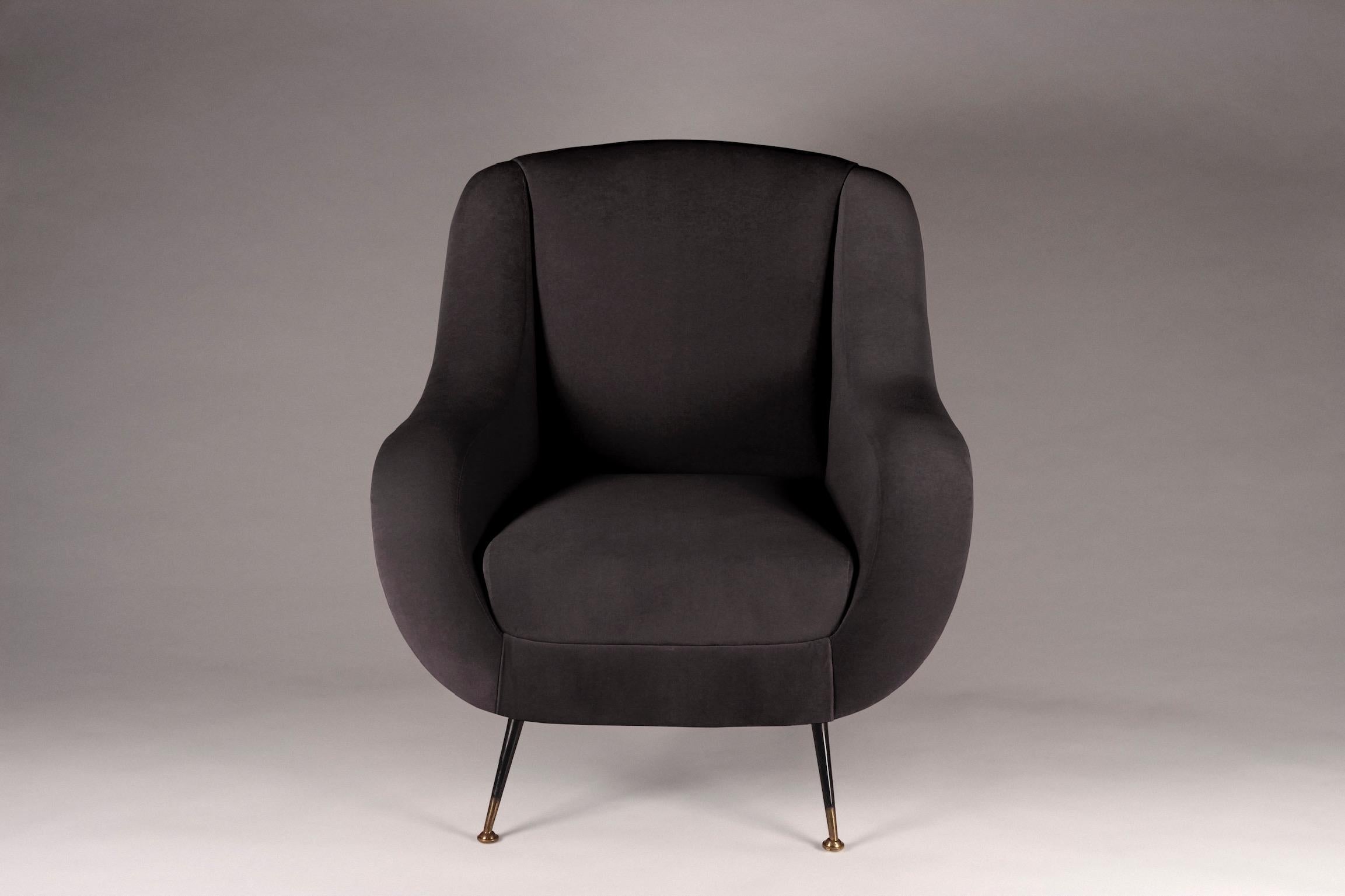 https://a.1stdibscdn.com/mid-century-style-italian-lounge-chair-black-for-sale-picture-3/f_28683/f_156472421570282969475/CCF50212_07D2_47A9_8FE0_2B74D8D820D3_master.jpeg