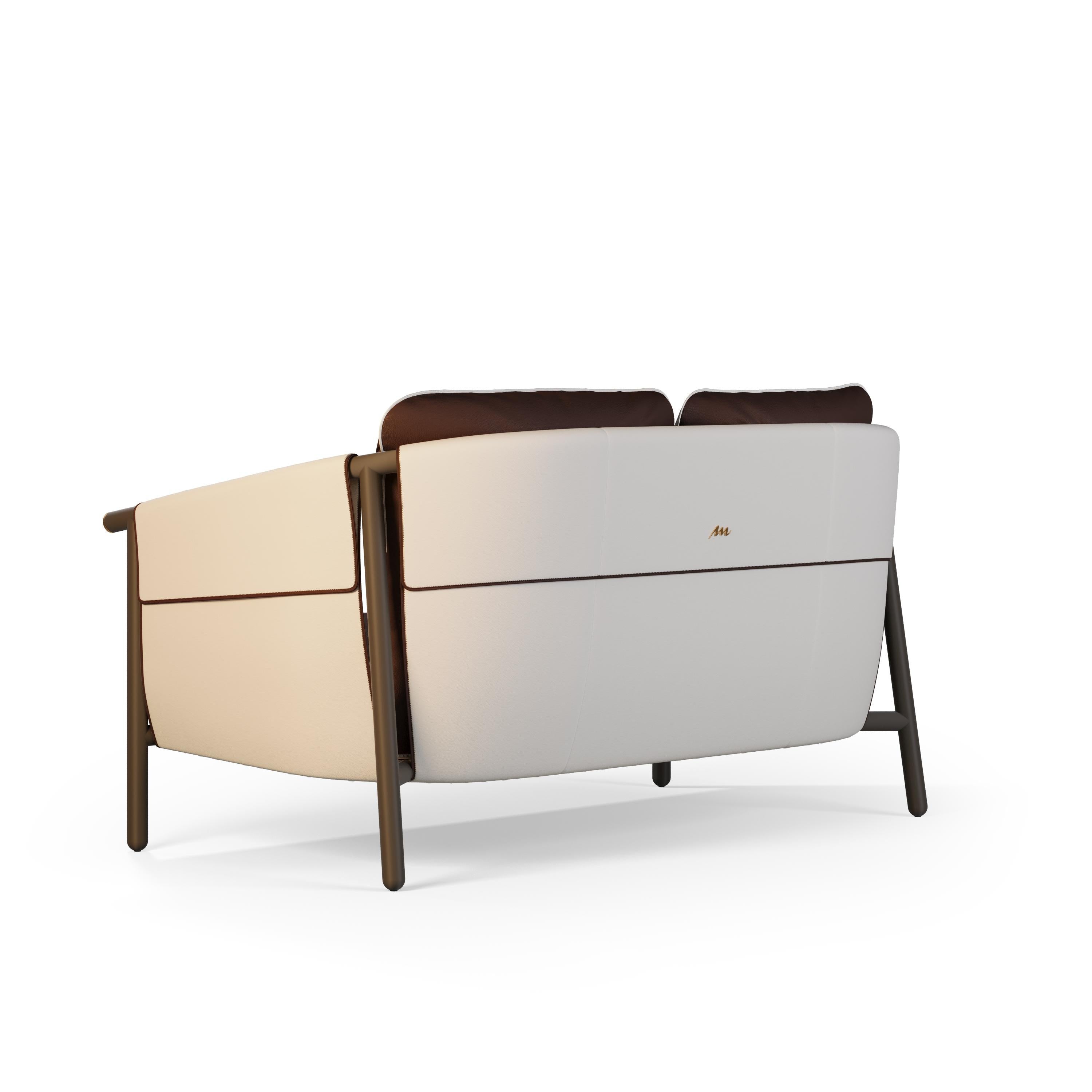 https://a.1stdibscdn.com/two-seat-outdoor-resistant-sofa-for-sale-picture-4/f_56702/f_417123321727782156354/CELINE_2L_SOFA_0003_master.jpg