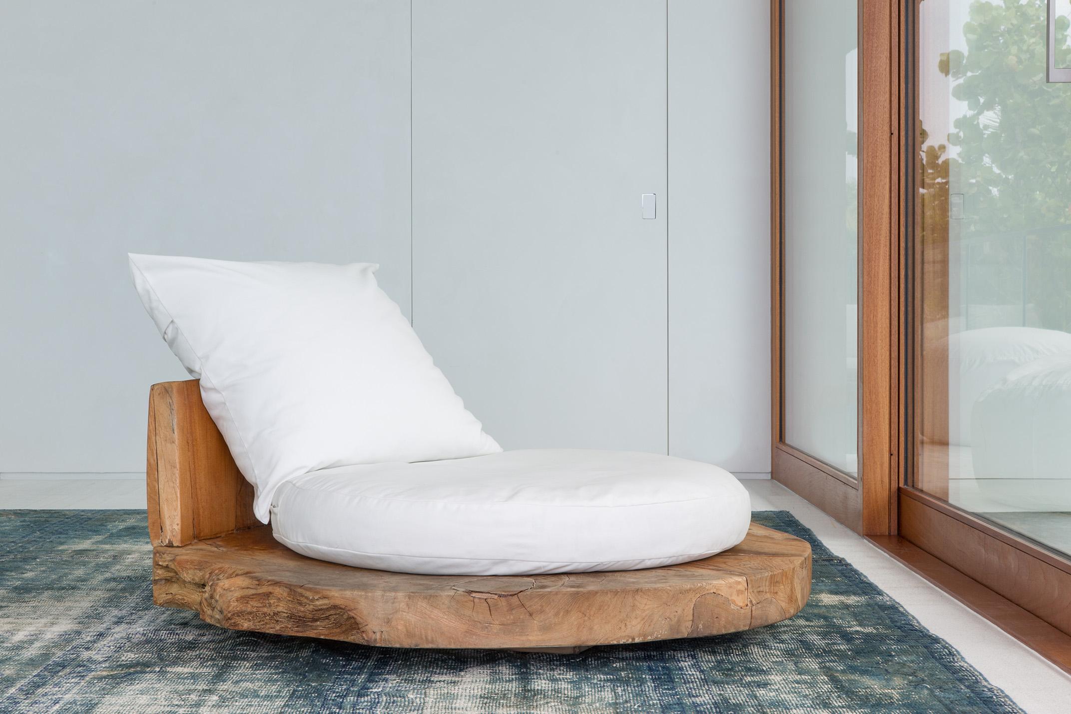 https://a.1stdibscdn.com/round-organic-lounge-chairs-for-sale-picture-2/f_55372/f_347576021686692299601/CEUSTUDIO_7706_master.jpg