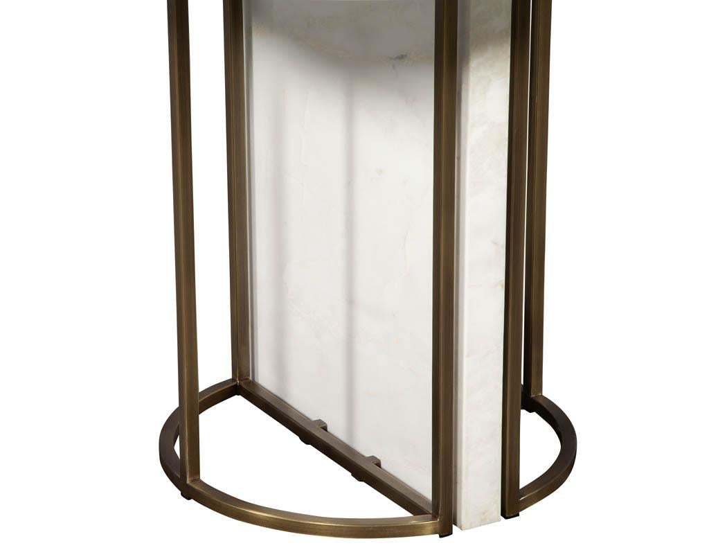 https://a.1stdibscdn.com/custom-modern-round-marble-top-dining-table-with-brass-detailing-for-sale-picture-6/f_8849/f_254206821632339505427/CE_3300_Custom_Round_Modern_Marble_Table_006_master.jpg