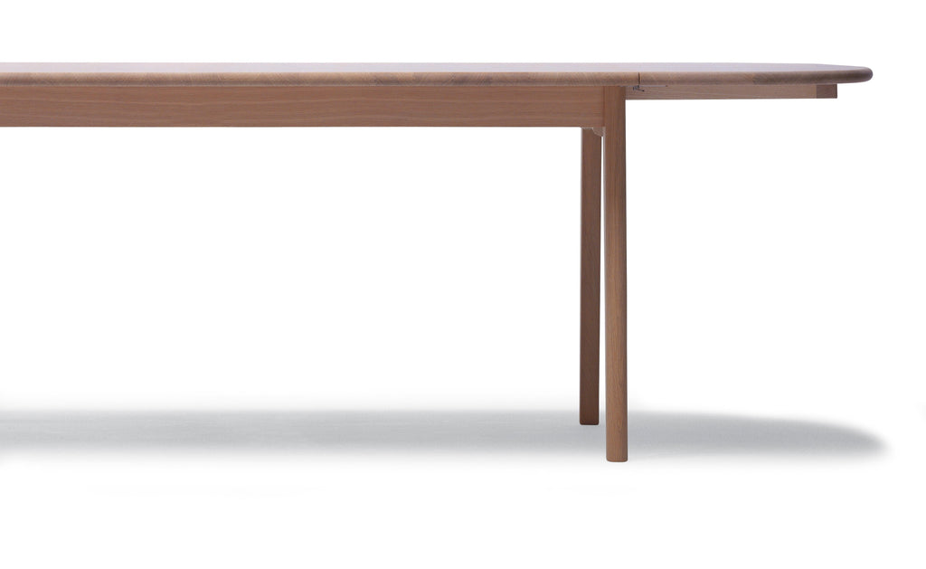 https://a.1stdibscdn.com/hans-j-wegner-ch002-dining-table-in-oak-oil-for-carl-hansen-son-for-sale-picture-8/f_14472/f_413300121725464029946/CH002_detail_legs_master.jpg