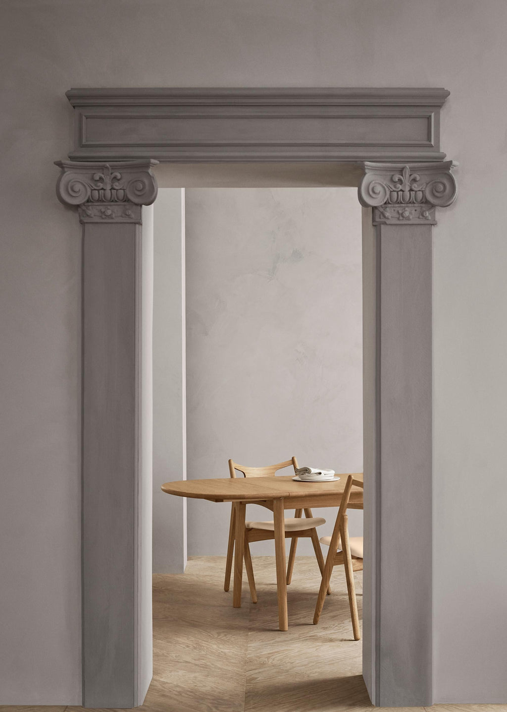 https://a.1stdibscdn.com/hans-j-wegner-ch002-dining-table-in-oak-soap-for-carl-hansen-son-for-sale-picture-3/f_14472/f_413290421725462593115/CH002_oak_oil_CH29P_oak_oil_sif90_master.jpg