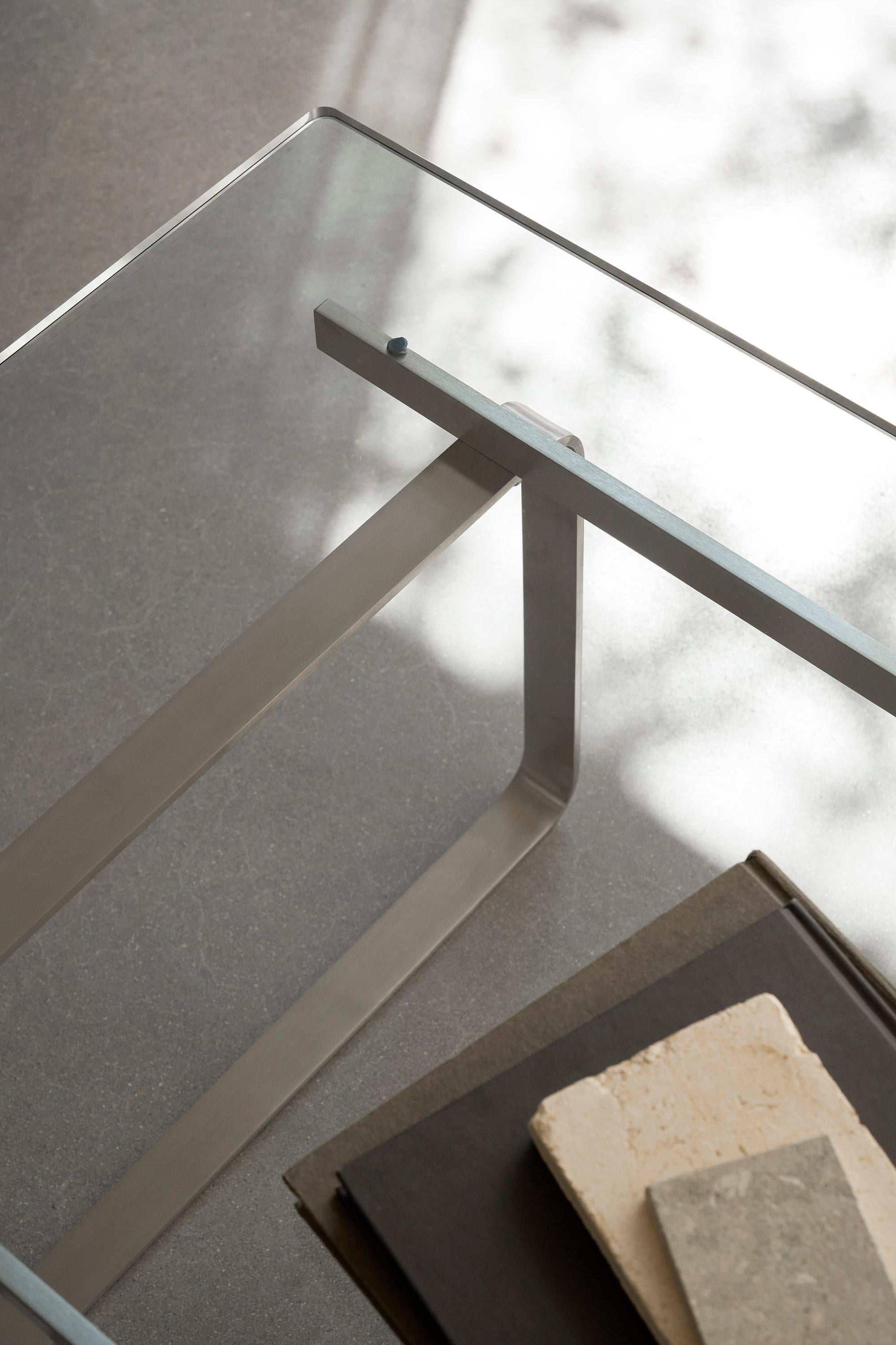 https://a.1stdibscdn.com/hans-j-wegner-ch108-glass-coffee-table-for-carl-hansen-son-for-sale-picture-3/f_14472/f_413748021725696822534/CH108_glass_steel_V3_master.jpg