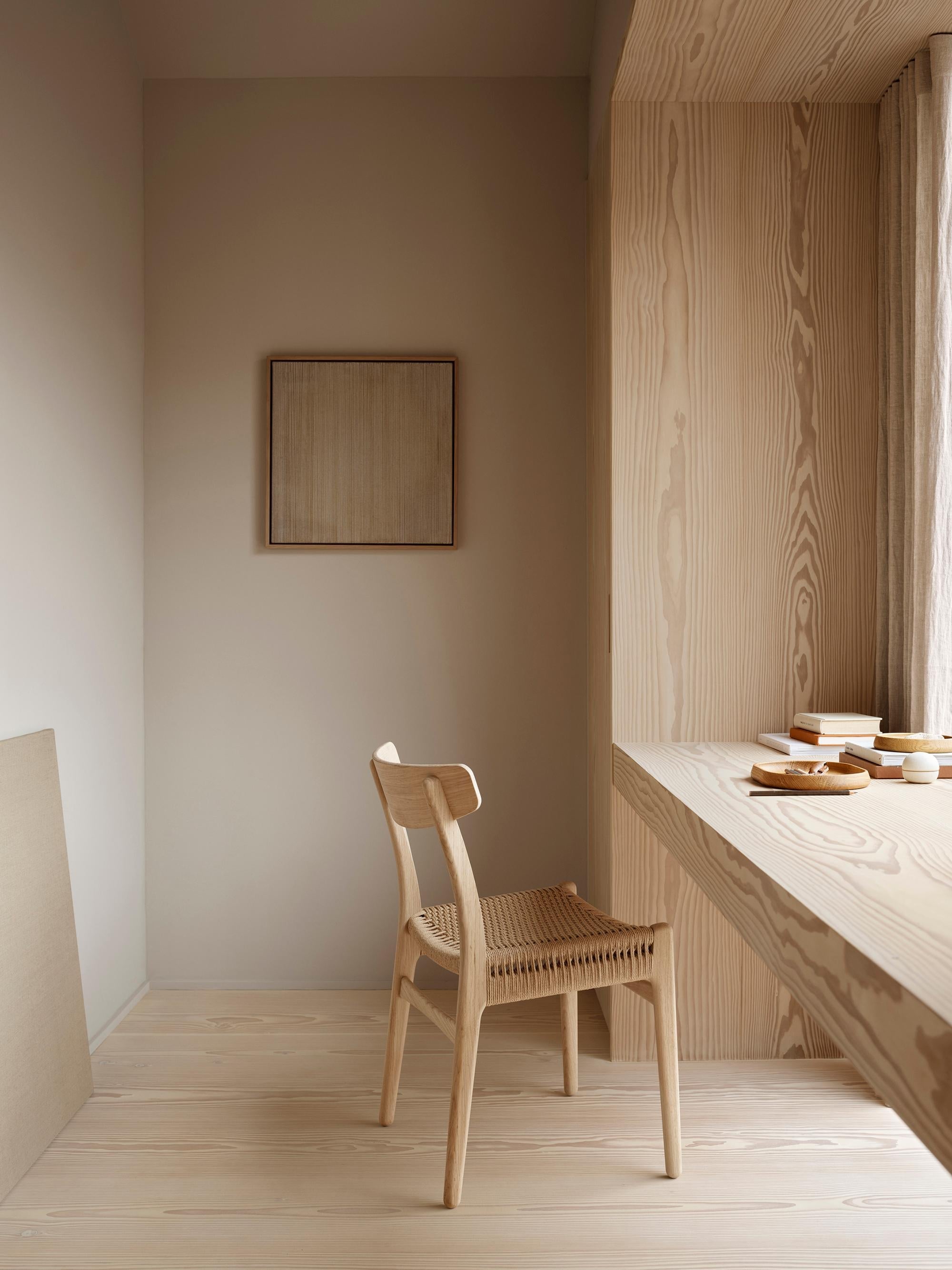 https://a.1stdibscdn.com/hans-wegner-ch23-chair-in-walnut-oak-oil-for-carl-hansen-son-for-sale-picture-7/f_14472/f_412970321725210751494/CH23_oak_soap_natural_papercord_master.jpg