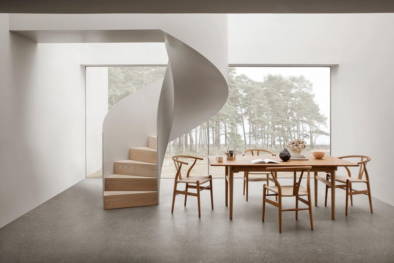 https://a.1stdibscdn.com/large-hans-wegner-ch327-dining-table-in-oiled-beech-for-carl-hansen-son-for-sale-picture-6/f_14472/f_413382621725523111728/CH24_teak_oil_papercord_natural_CH327_teak_oak_oil_80280022_master.jpg?width=768