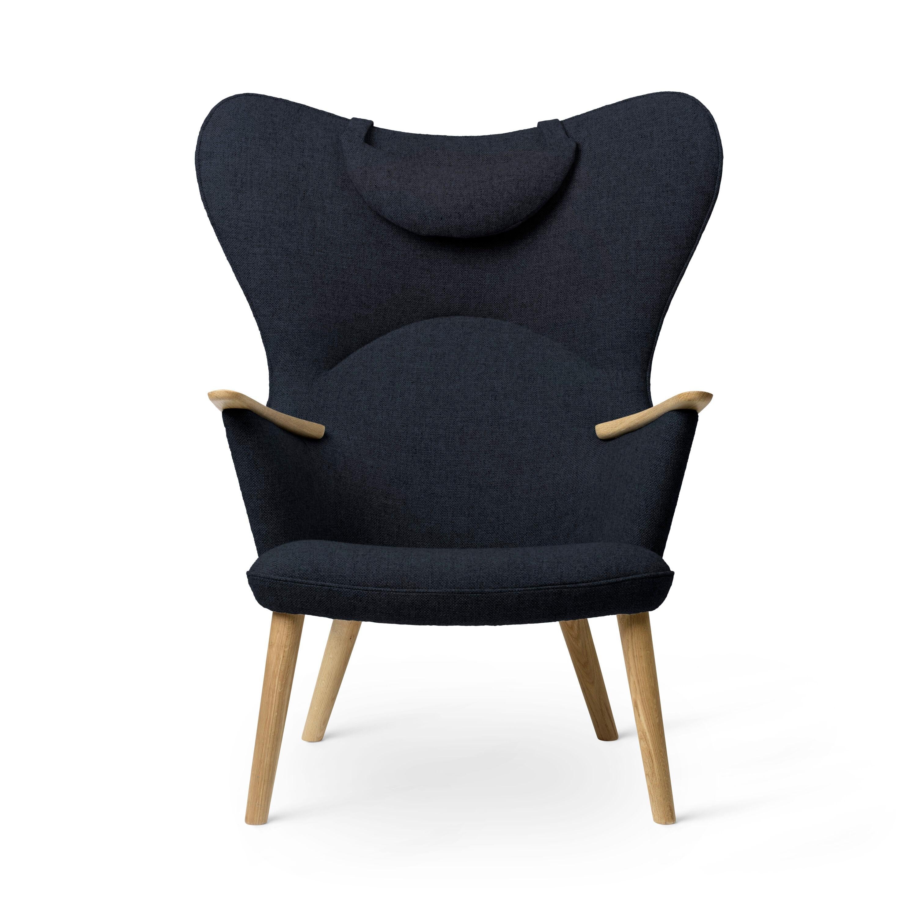 https://a.1stdibscdn.com/hans-j-wegner-ch78-mama-bear-chair-in-oak-for-carl-hansen-son-for-sale-picture-8/f_14472/f_438023521740526117460/CH78_oak_oCarl_Hansen_Wegner_CH78_mama_bear_chair_fiord_782_fabric_master.jpg