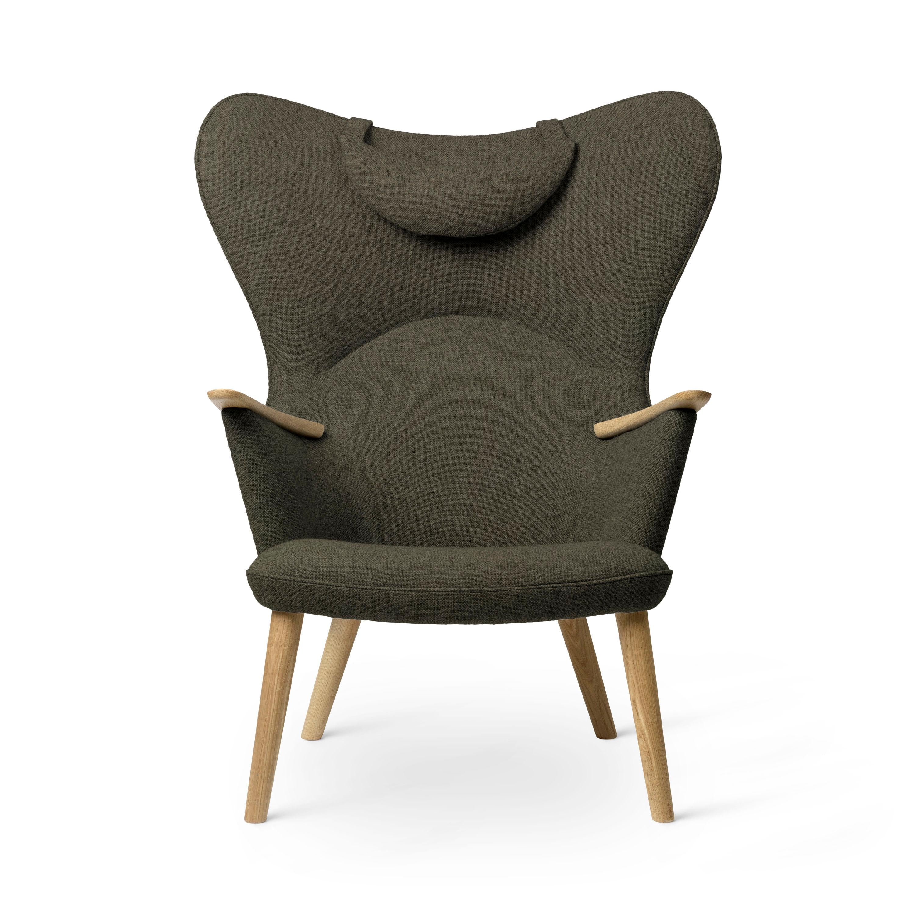 https://a.1stdibscdn.com/hans-j-wegner-ch78-mama-bear-chair-in-oak-for-carl-hansen-son-for-sale-picture-9/f_14472/f_438023521740526117823/CH78_oak_oil_fiorCH78_mama_bear_chairfiord_961_fabric_master.jpg