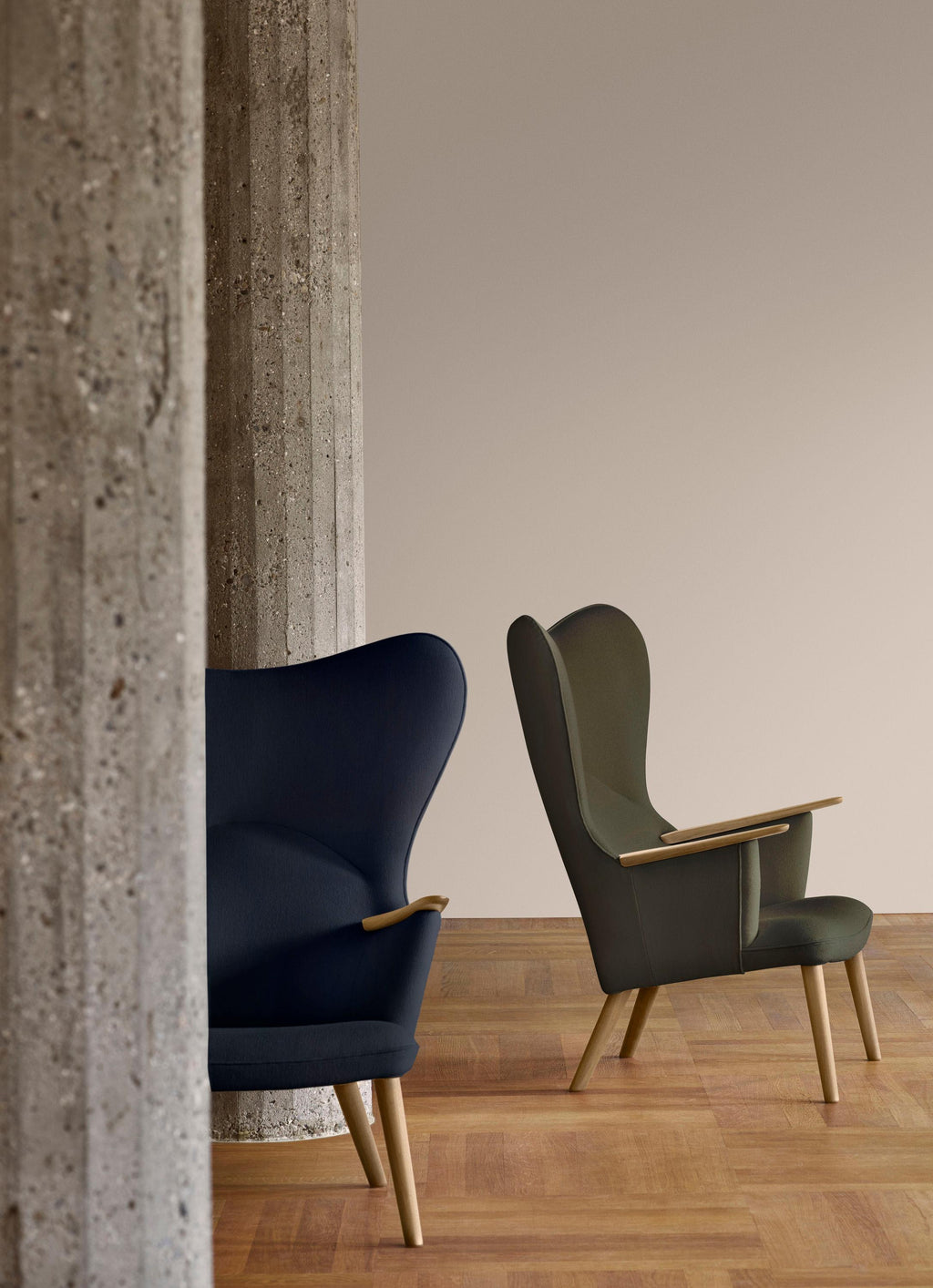 https://a.1stdibscdn.com/hans-j-wegner-ch78-mama-bear-chair-in-oak-for-carl-hansen-son-for-sale-picture-5/f_14472/f_438023521740526118037/CH78_oiled_oak_mama_bear_chair_fiord_782_and_961_fabrics_master.jpg