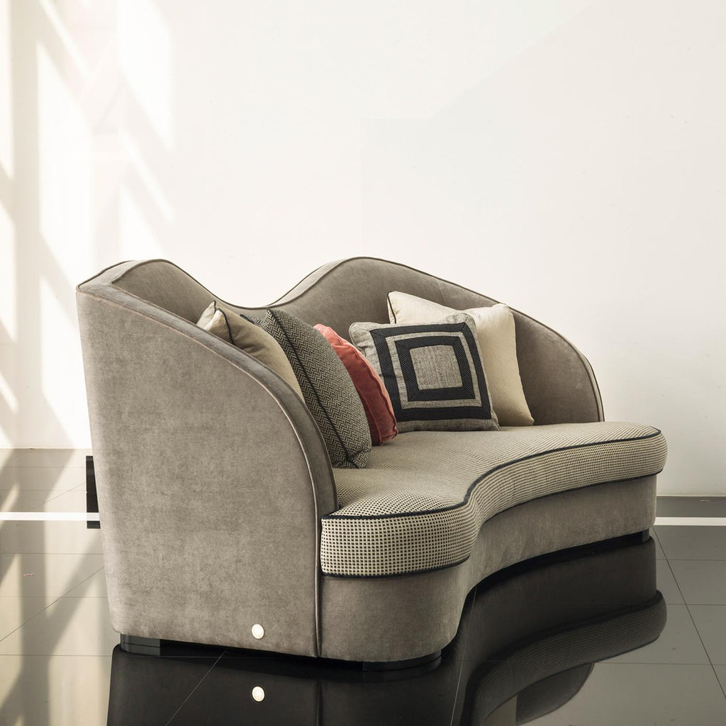 https://a.1stdibscdn.com/giannio-3-seat-sofa-by-chiara-provasi-for-sale-picture-2/f_17062/f_175065511578496774628/CHIAMB_082_A20190619_7_1d98ybw_master.jpg