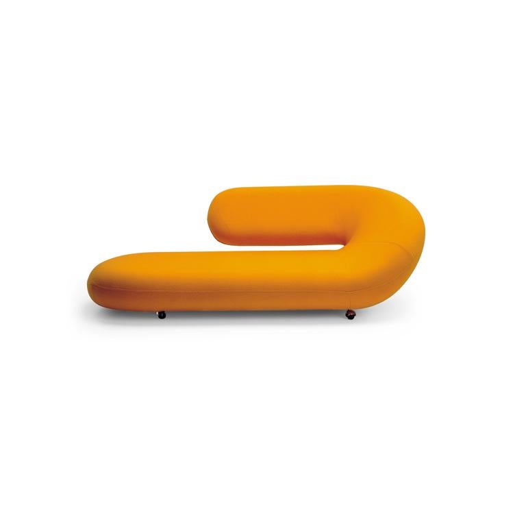 https://a.1stdibscdn.com/artifort-cleopatra-chaise-longue-in-orange-by-geoffrey-d-harcourt-rdi-for-sale-picture-2/12330573/f_142631811554357924339/CHL_P00_03L_1__master.jpg