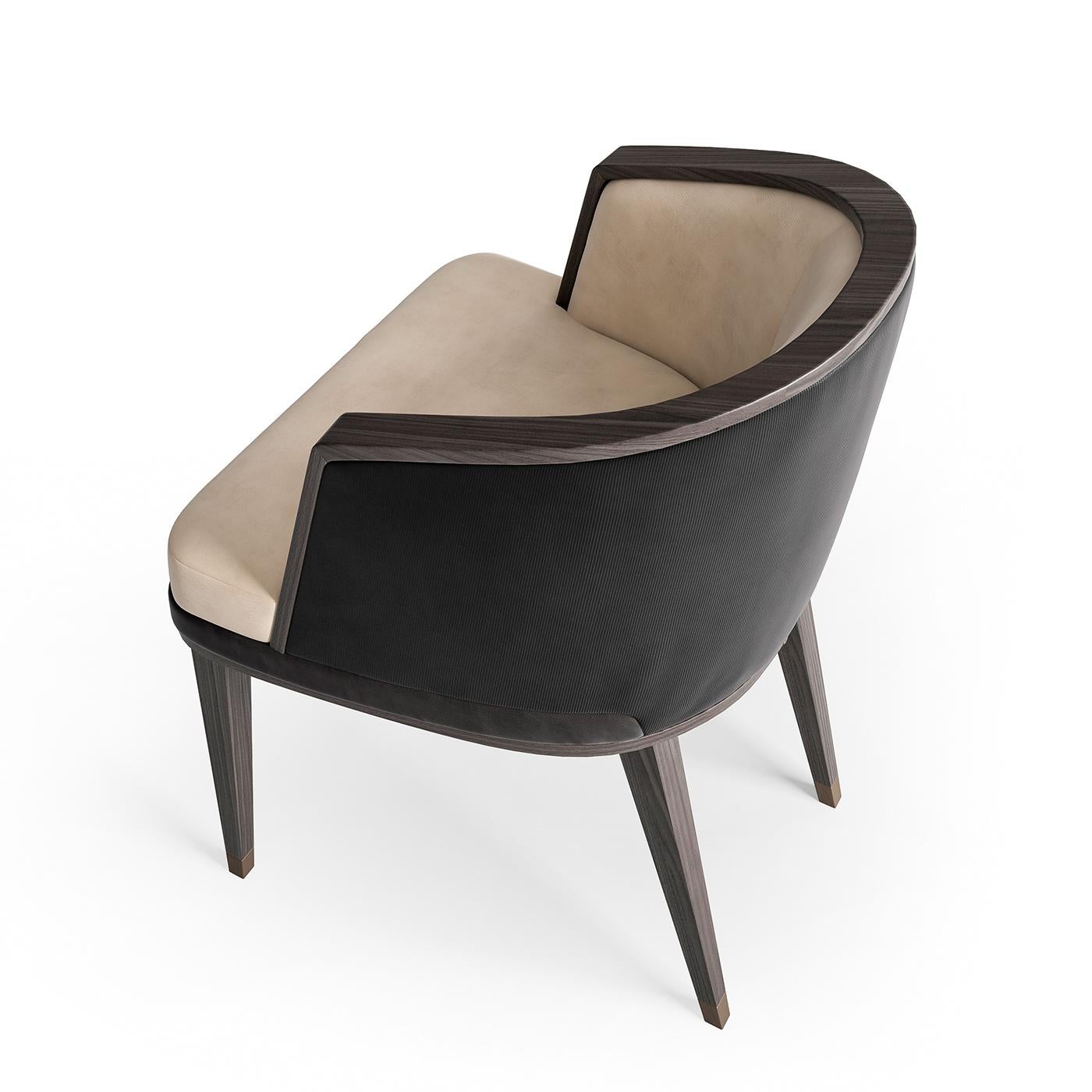 https://a.1stdibscdn.com/wrap-around-armchair-for-sale-picture-2/f_17062/f_175606711578932864479/CIPRPI_134_A20190705_7_1hjgqy9_master.jpg