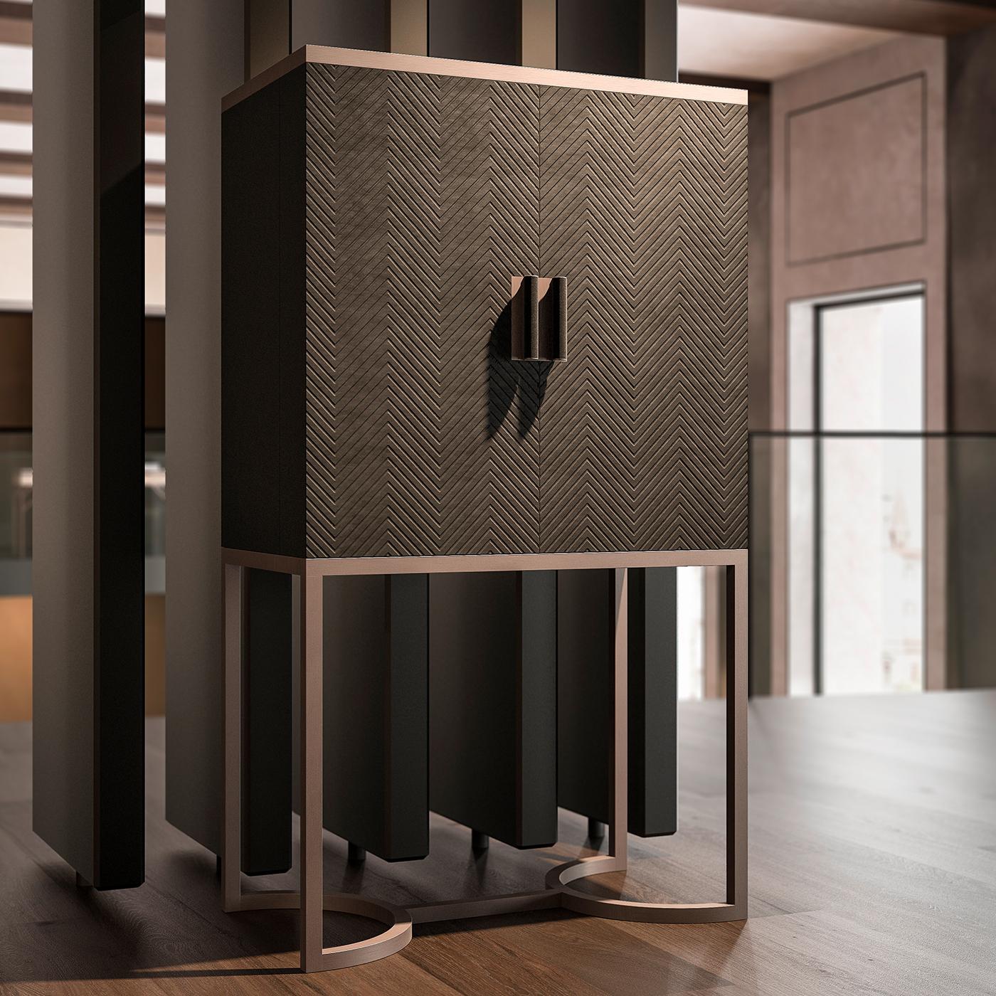 https://a.1stdibscdn.com/dragonfly-bar-cabinet-for-sale-picture-2/f_17062/f_167577511572966590960/CIPRPI_154_A20190705_7_1mafy6e_master.jpg