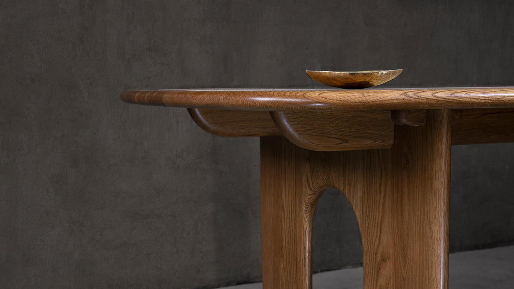 https://a.1stdibscdn.com/coble-dining-table-solid-oak-seats-4-6-for-sale-picture-12/f_95782/f_392269821712831823283/COBLE_Dining_Table_13_master.jpg