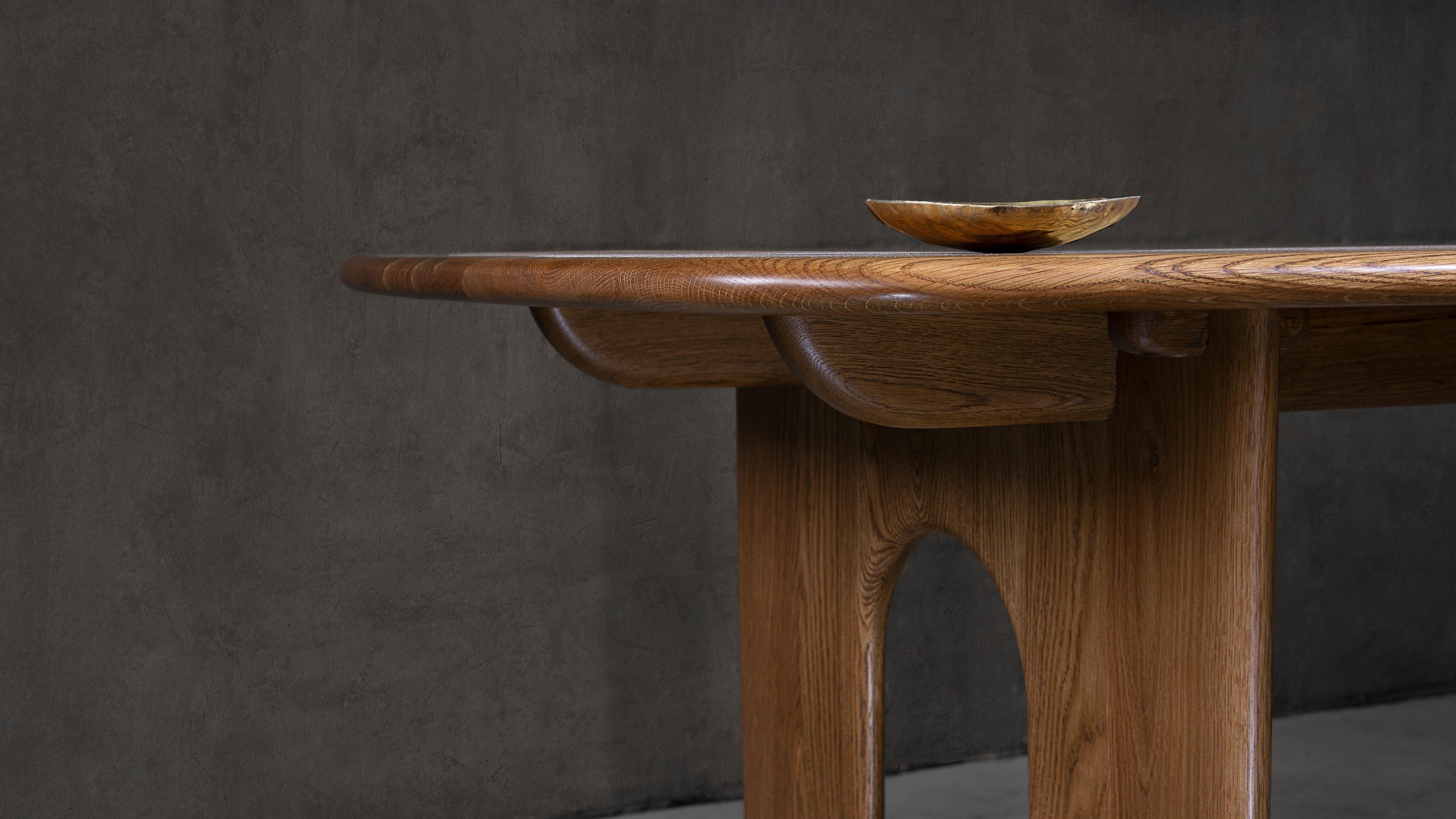 https://a.1stdibscdn.com/coble-dining-table-solid-oak-seats-4-6-for-sale-picture-12/f_95782/f_392269821712831823283/COBLE_Dining_Table_13_master.jpg