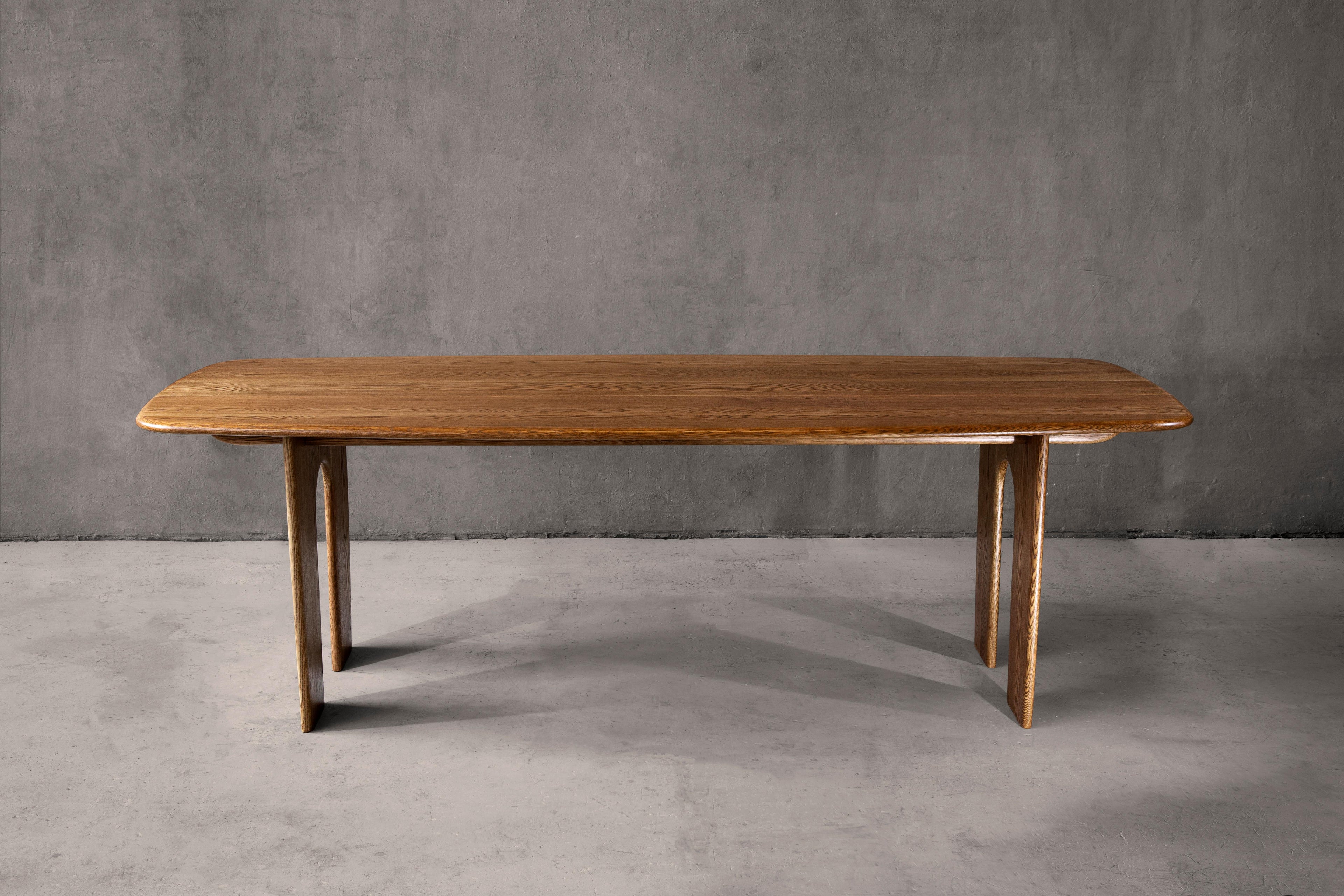 https://a.1stdibscdn.com/coble-dining-table-solid-oak-seats-4-6-for-sale-picture-2/f_95782/f_392269821712831811773/COBLE_Dining_Table_1_master.jpg