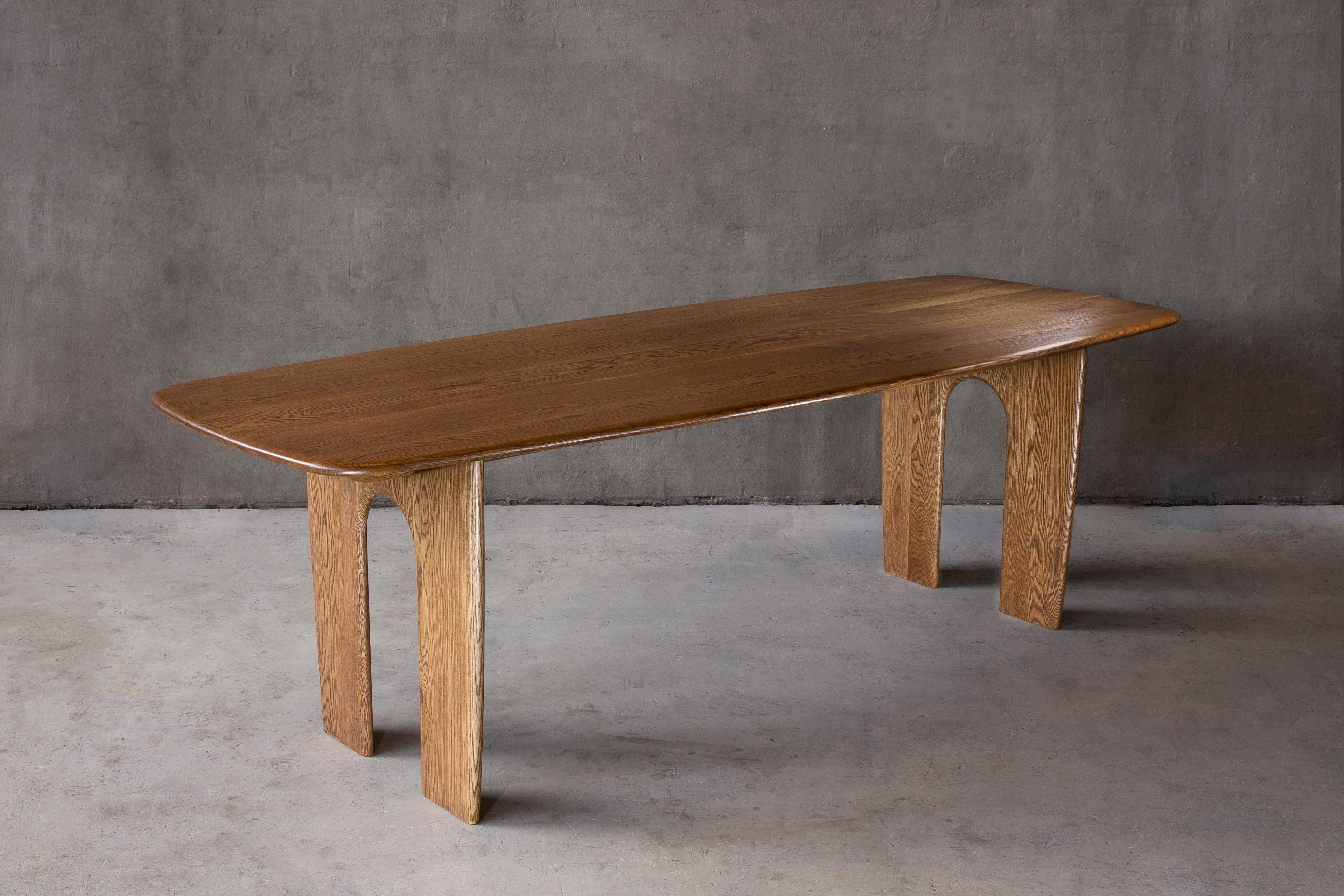 https://a.1stdibscdn.com/coble-dining-table-solid-oak-seats-4-6-for-sale-picture-3/f_95782/f_392269821712831812757/COBLE_Dining_Table_2_master.jpg