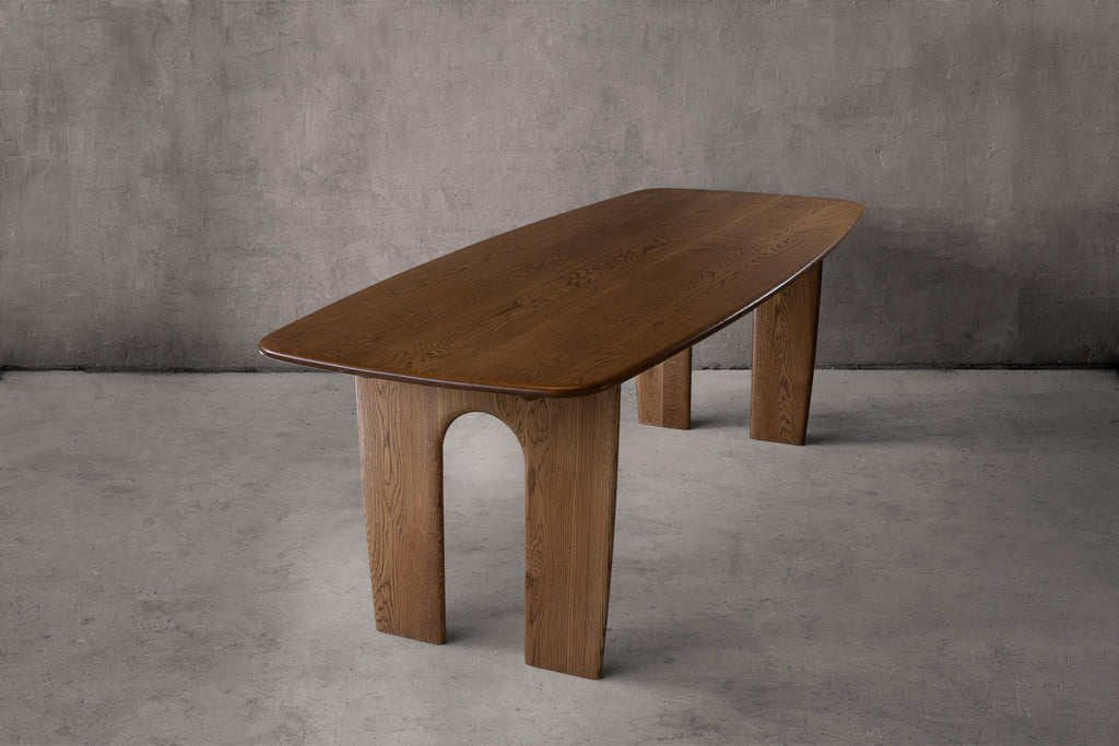 https://a.1stdibscdn.com/coble-dining-table-solid-oak-seats-4-6-for-sale-picture-4/f_95782/f_392269821712831814026/COBLE_Dining_Table_3_master.jpg