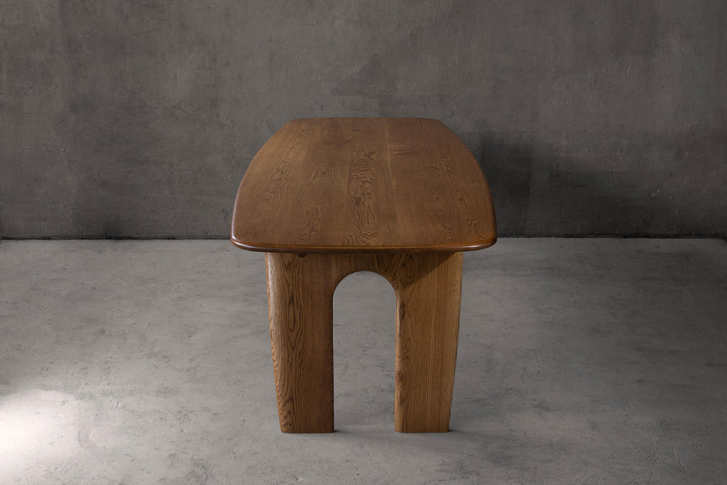https://a.1stdibscdn.com/coble-dining-table-solid-oak-seats-4-6-for-sale-picture-5/f_95782/f_392269821712831815214/COBLE_Dining_Table_4_master.jpg