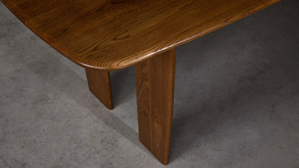 https://a.1stdibscdn.com/coble-dining-table-solid-oak-seats-4-6-for-sale-picture-6/f_95782/f_392269821712831816157/COBLE_Dining_Table_5_master.jpg