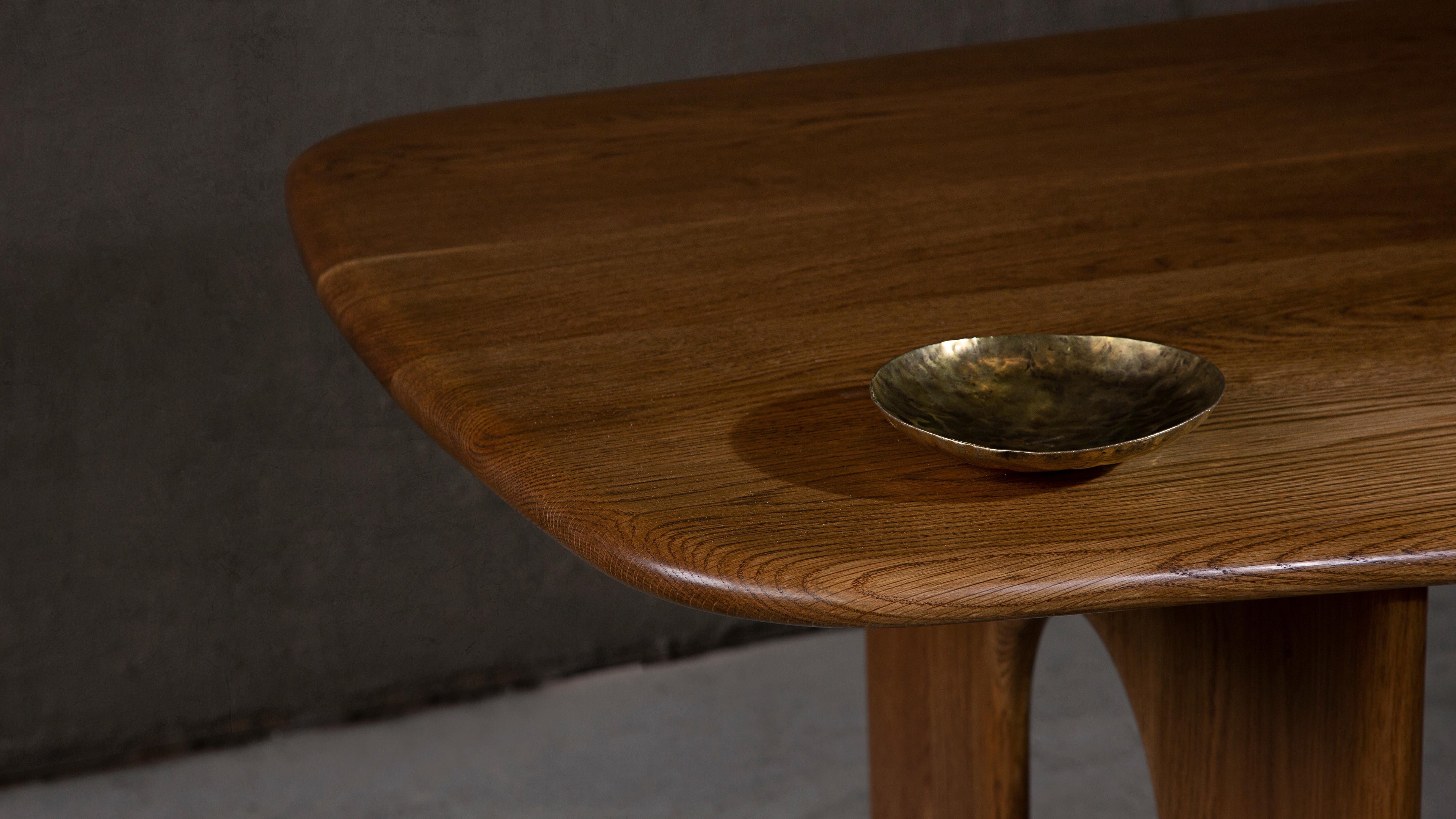 https://a.1stdibscdn.com/coble-dining-table-solid-oak-seats-4-6-for-sale-picture-7/f_95782/f_392269821712831817097/COBLE_Dining_Table_7_master.jpg