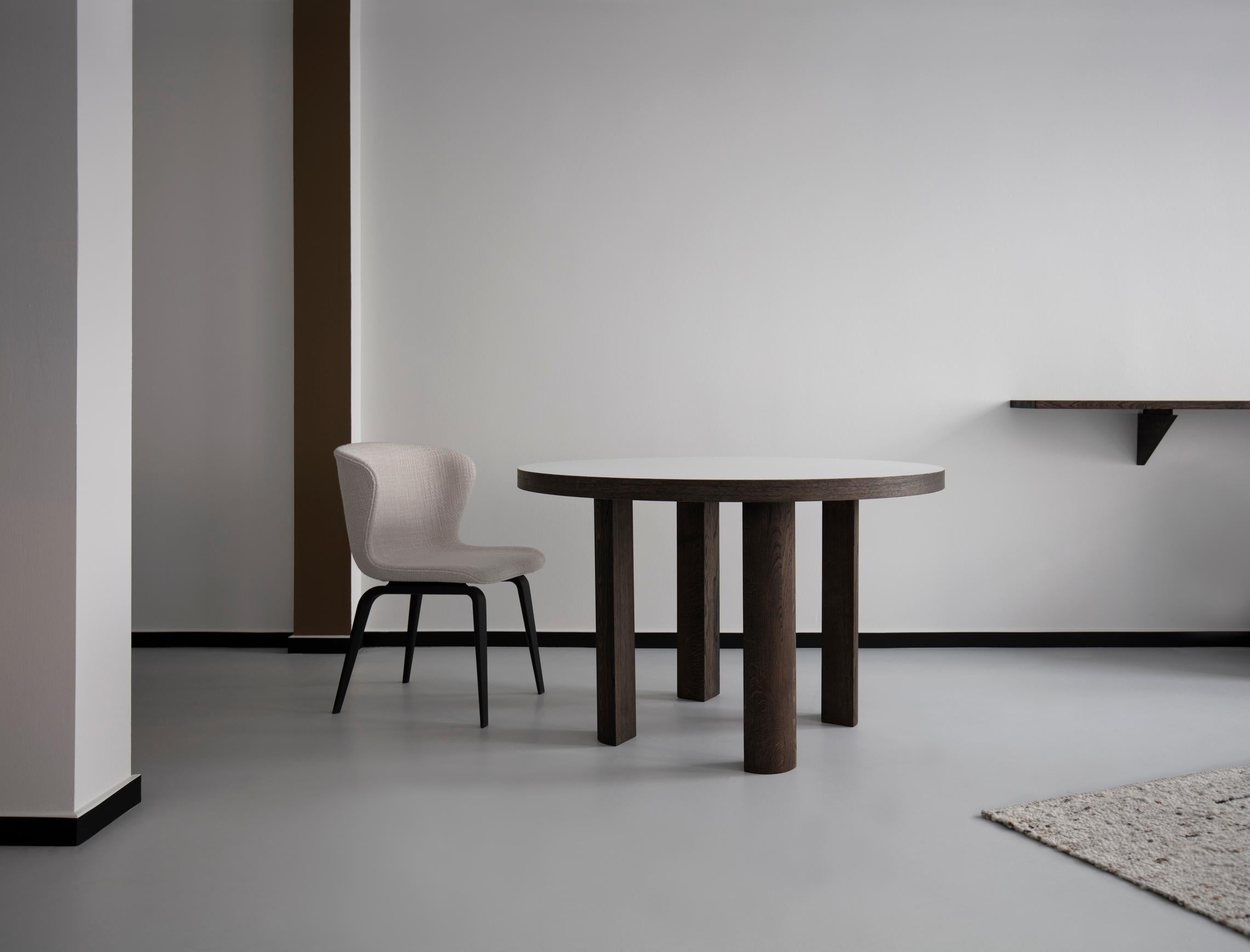 https://a.1stdibscdn.com/contemporary-round-table-quarter-smoked-oak-for-sale-picture-3/f_31233/f_311338721667492206974/CPH_08_master.jpg