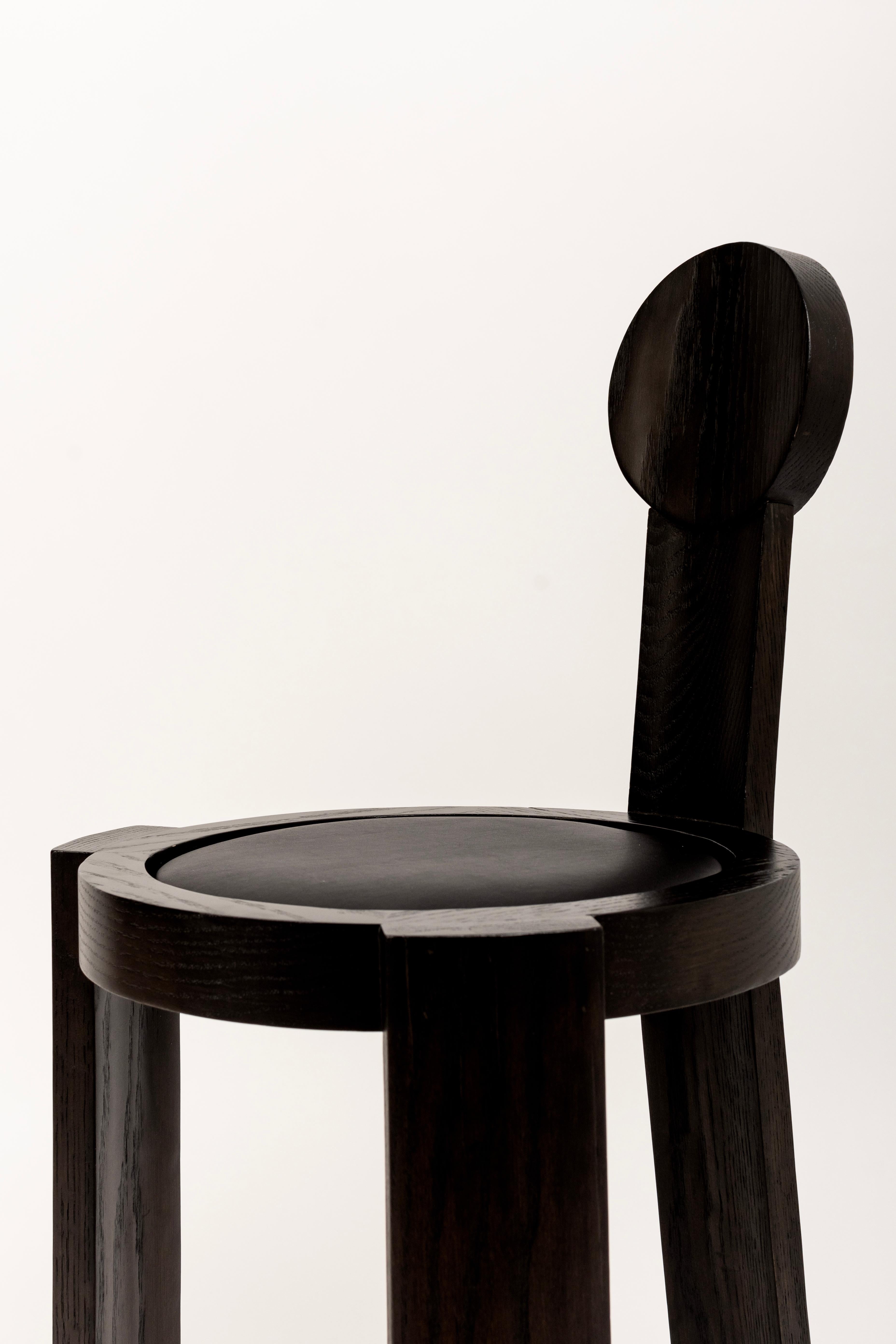 https://a.1stdibscdn.com/chair-d-leather-for-sale-picture-4/f_74392/f_438808021741034790236/CRT_0557_master.jpg