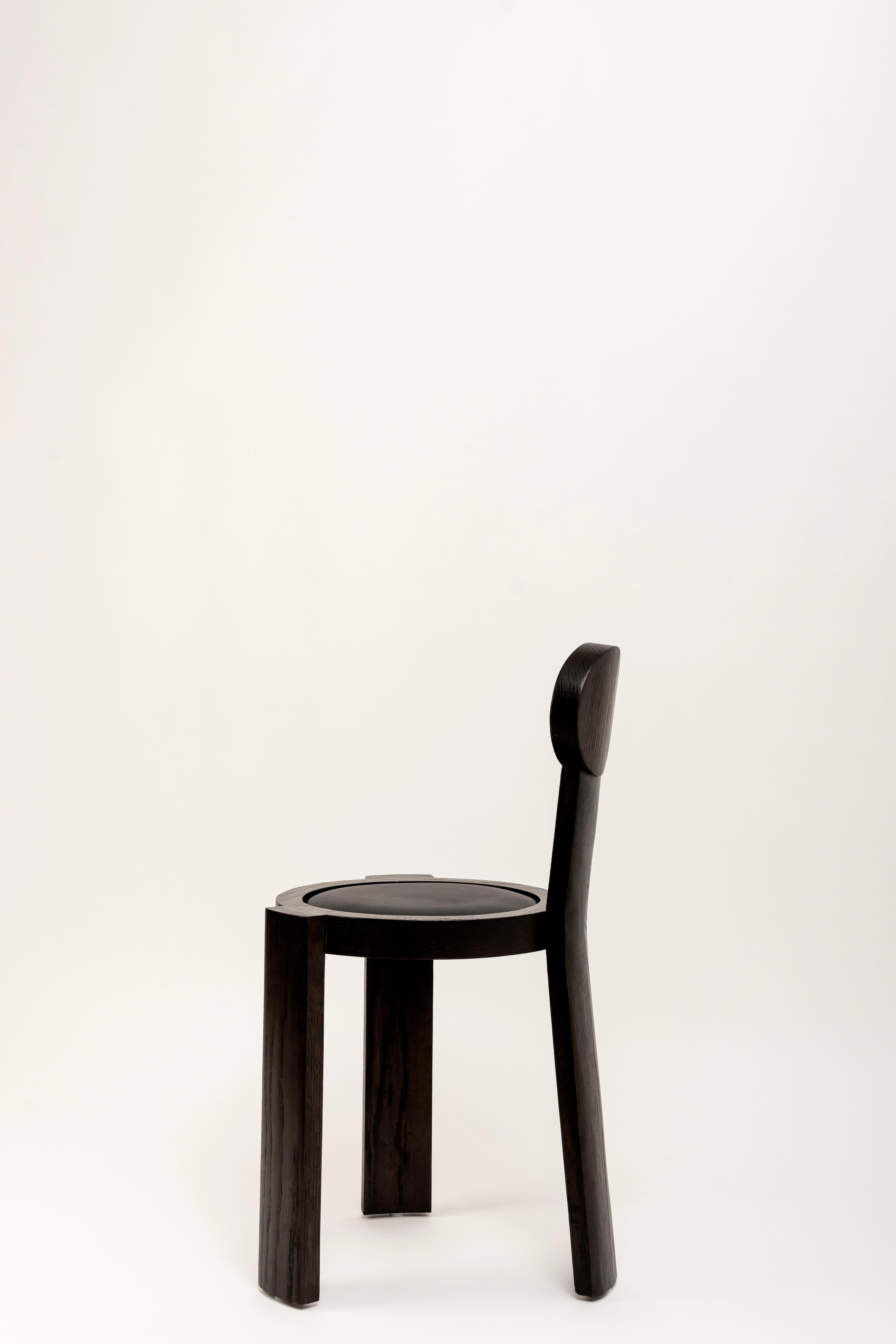 https://a.1stdibscdn.com/chair-d-leather-for-sale-picture-2/f_74392/f_438808021741034582199/CRT_0612_master.jpg