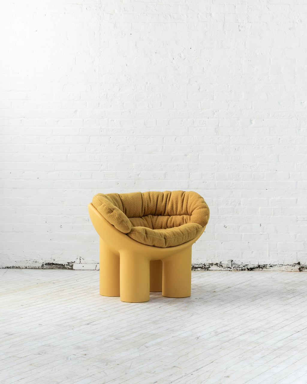 https://a.1stdibscdn.com/roly-poly-x-casentino-armchair-in-yellow-with-cushion-by-faye-toogood-for-sale-picture-2/f_16392/f_219791021609602044235/CR_20201206_1770_1__master.jpg