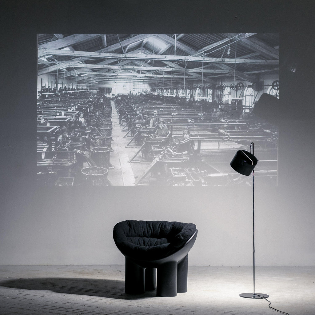 https://a.1stdibscdn.com/roly-poly-x-casentino-armchair-in-black-with-cushion-by-faye-toogood-for-sale-picture-3/f_16392/f_219789821609594915016/CR_20201206_2059_master.jpg