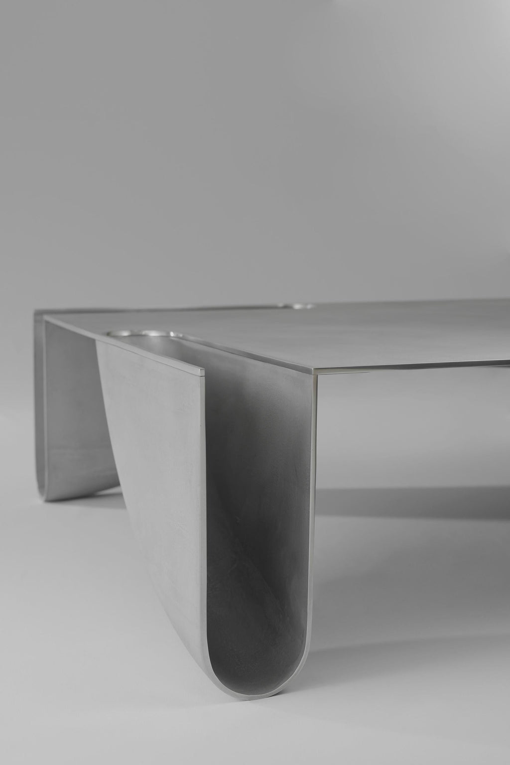 https://a.1stdibscdn.com/aluminium-cast-grey-architectural-bb-coffee-table-for-sale-picture-2/f_70152/f_425407221733053307775/CS_bb_coffeetable1_master.jpg