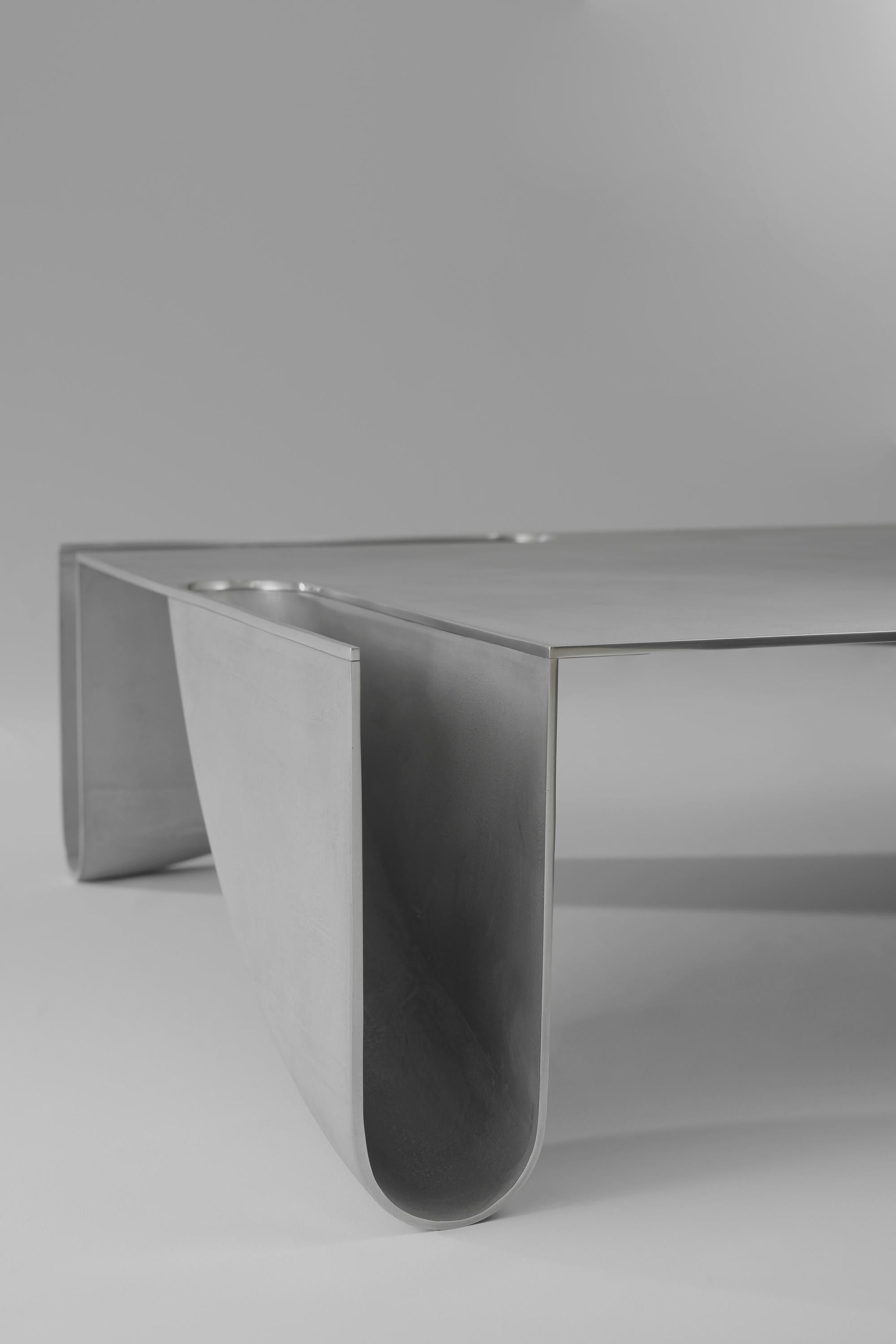 https://a.1stdibscdn.com/aluminium-cast-grey-architectural-bb-coffee-table-for-sale-picture-2/f_70152/f_425407221733053307775/CS_bb_coffeetable1_master.jpg
