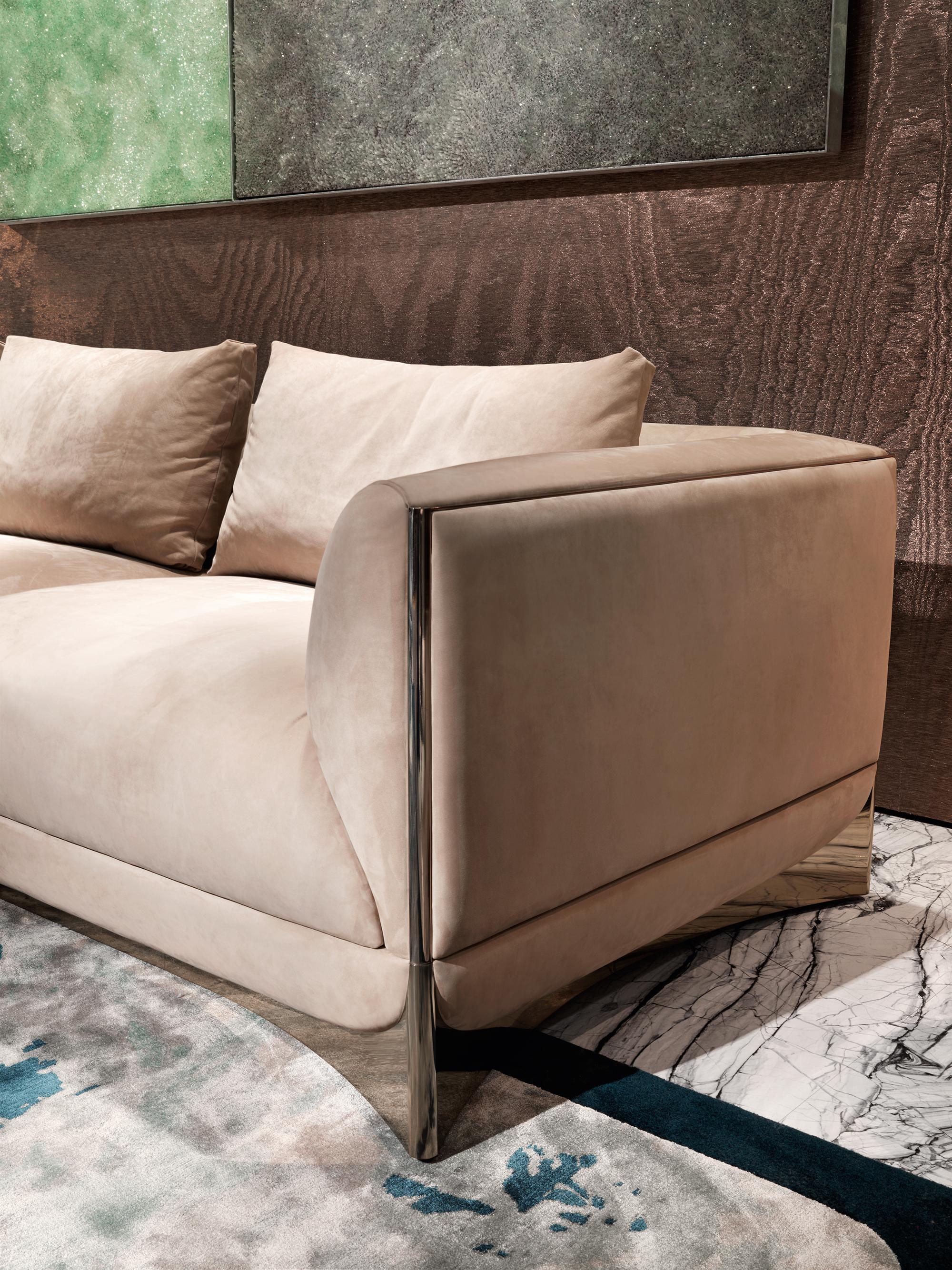 https://a.1stdibscdn.com/visionnaire-ca-foscari-sofa-with-fabric-or-leather-by-alessandro-la-spada-for-sale-picture-4/12330573/f_188823721588135018273/CaFoscari_Sofa00004_master.jpg