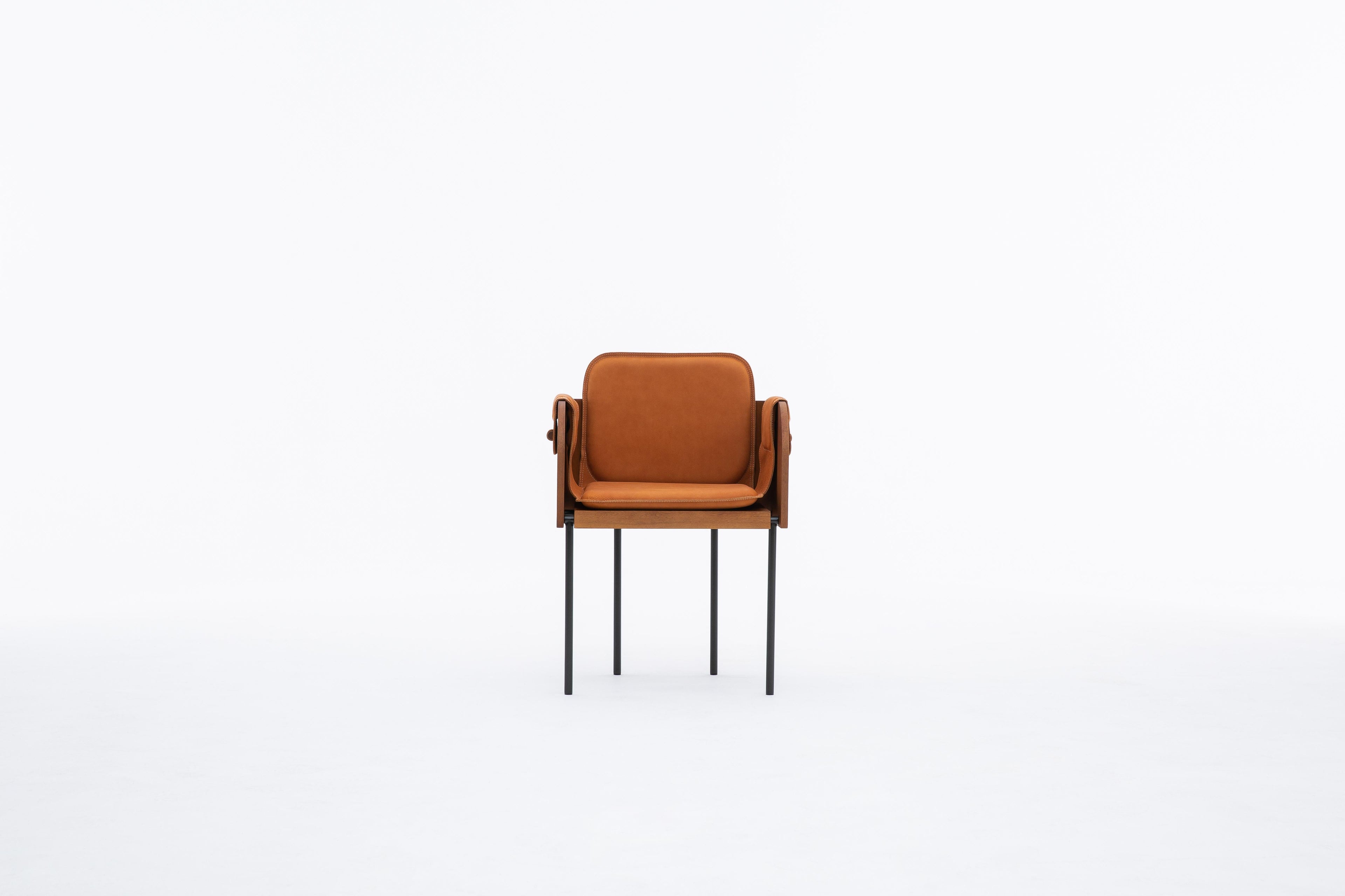 https://a.1stdibscdn.com/curva-chair-elegant-modern-wood-and-leather-armchair-with-geometric-form-for-sale-picture-3/f_104502/f_452078021748378389618/Cadeira_2__master.jpg