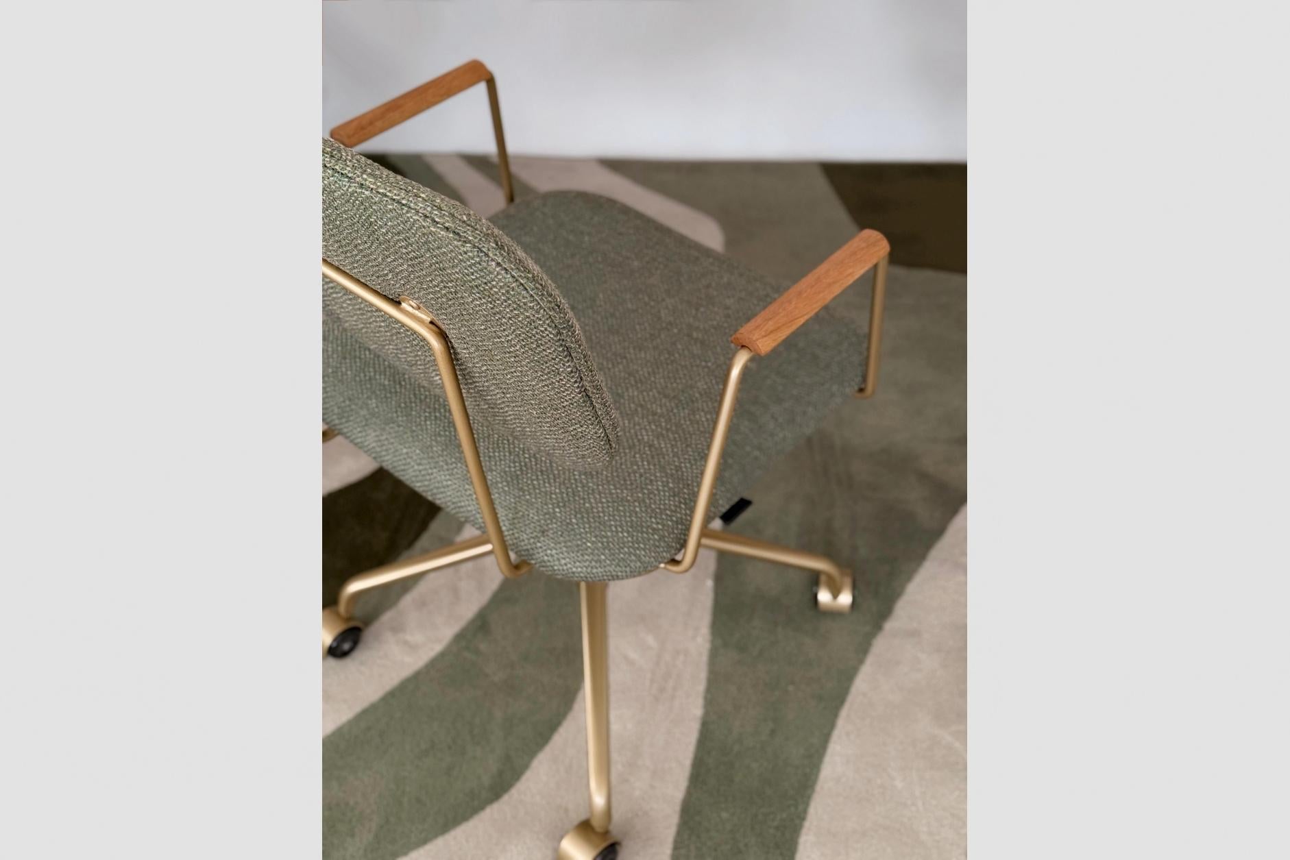 https://a.1stdibscdn.com/bruna-minimalist-office-chair-for-sale-picture-4/f_33041/f_422654721731345682465/Cadeira_Bruna_Office_1__master.jpg