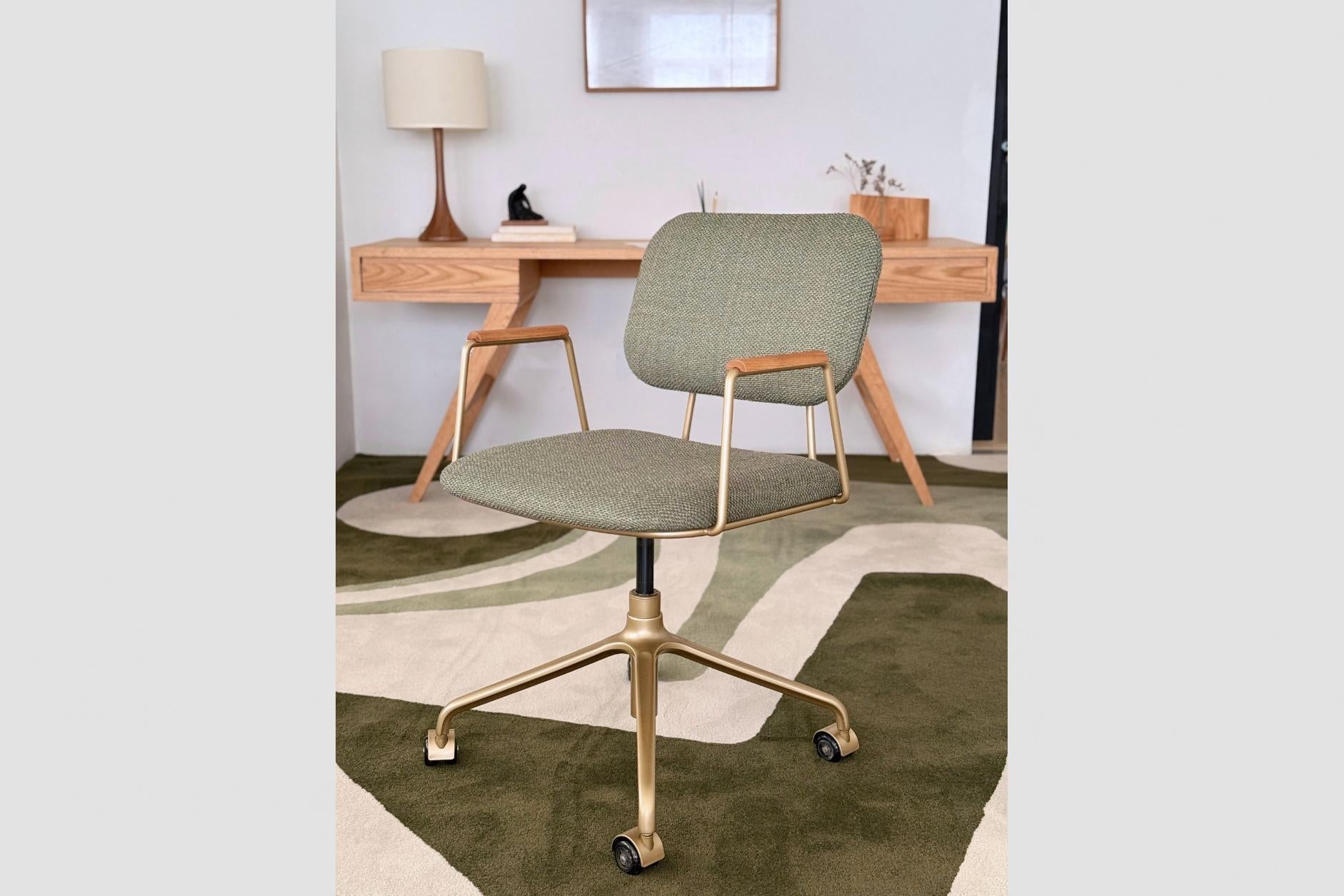 https://a.1stdibscdn.com/bruna-minimalist-office-chair-for-sale-picture-3/f_33041/f_422654721731345682143/Cadeira_Bruna_Office_3__master.jpg