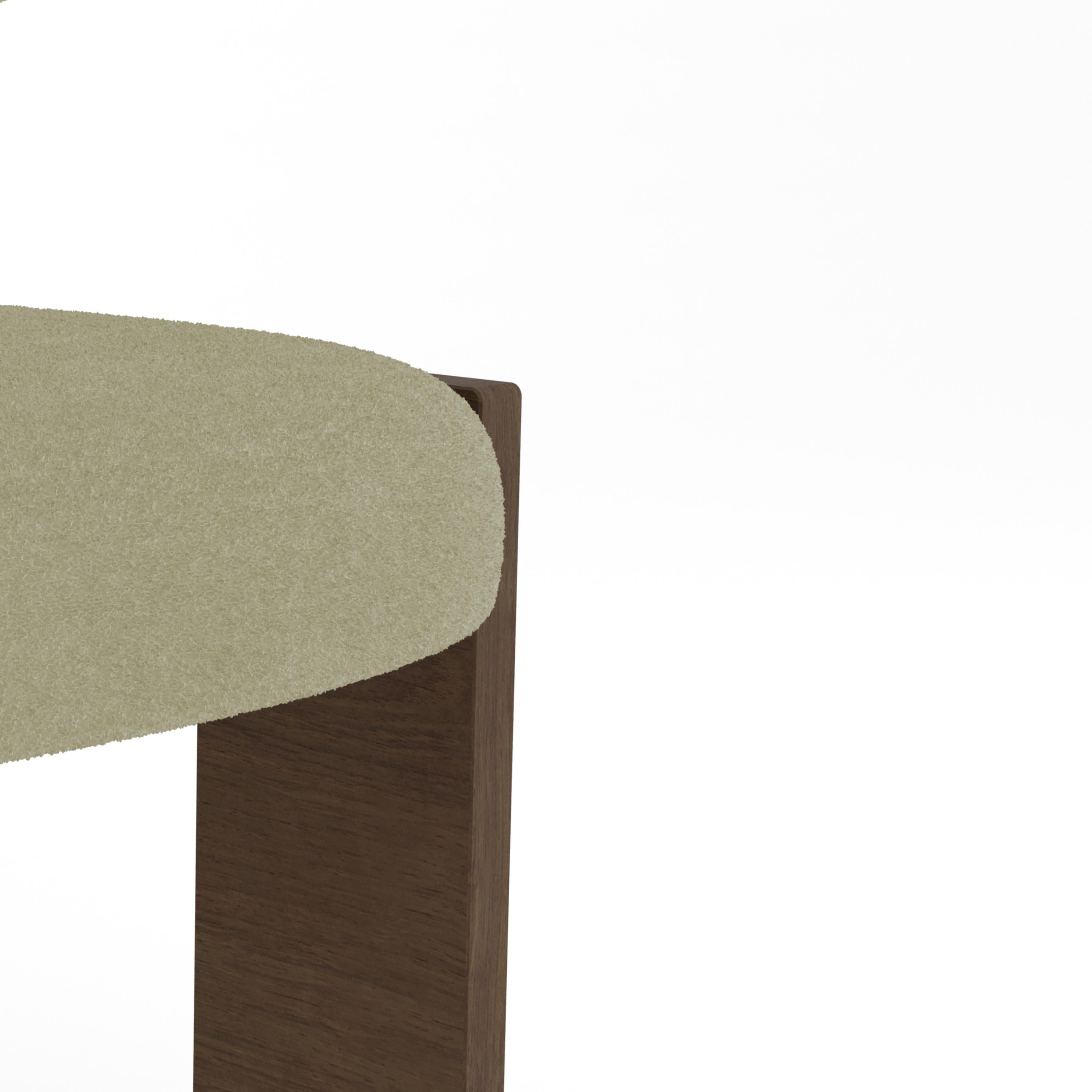 https://a.1stdibscdn.com/collector-core-chair-upholstered-in-boucle-beige-by-studio-rig-for-sale-picture-4/f_53522/f_440854321742408508459/Cadeira_de_Jantar_Bouclet_Dark_Oak_Beje_4_master.jpg