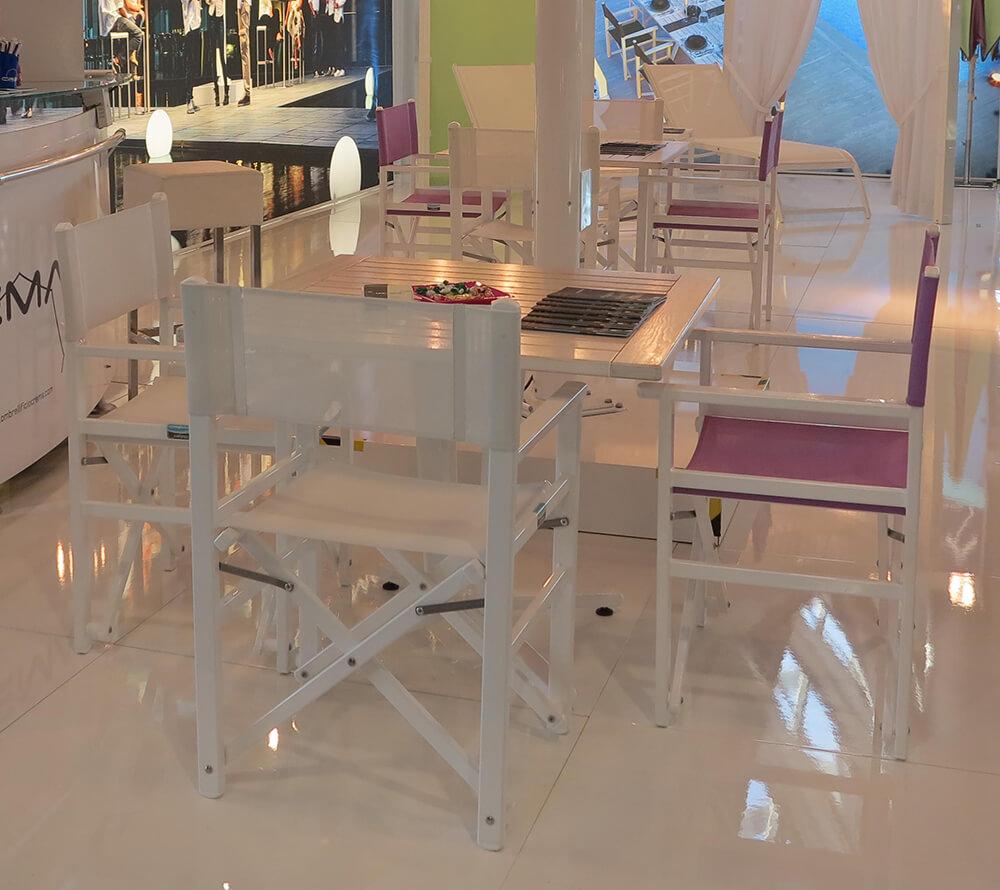 https://a.1stdibscdn.com/in-stock-in-los-angeles-calipso-red-white-outdoor-directors-chair-for-sale-picture-4/f_49571/f_253332811631740097360/Calipso_1_master.jpeg