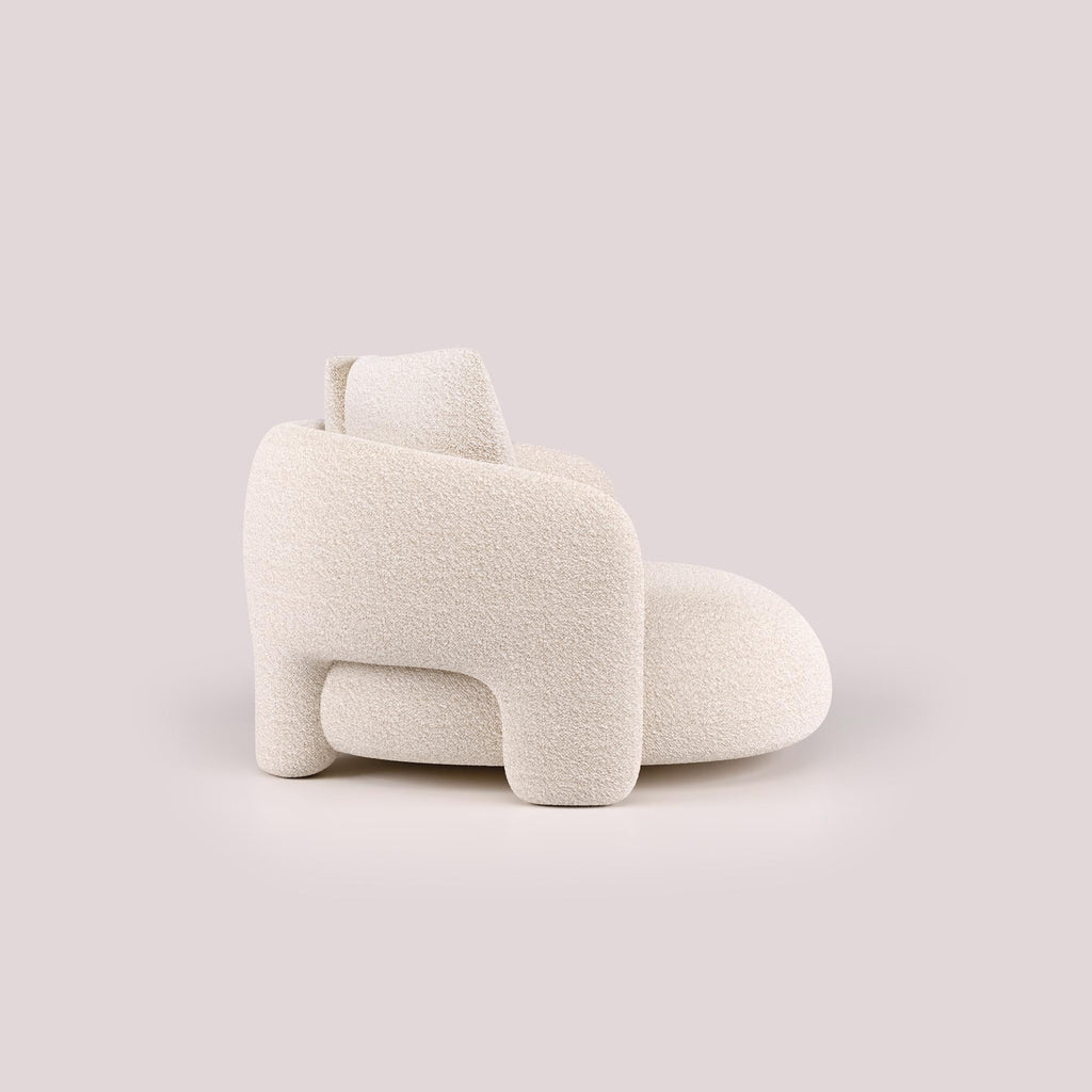 https://a.1stdibscdn.com/bold-love-seat-for-sale-picture-4/f_95332/f_376841521706550519622/Camera_90__master.jpg