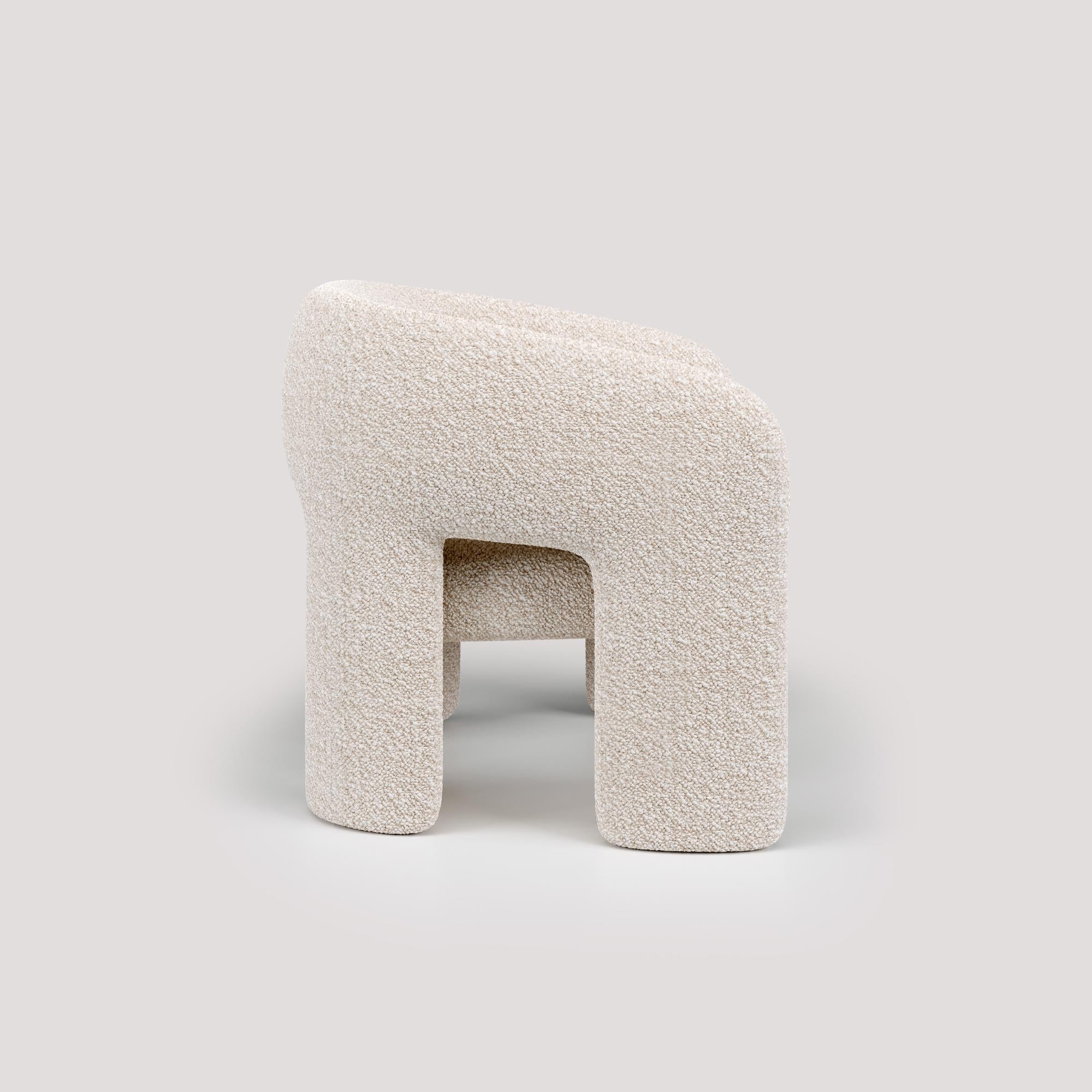 https://a.1stdibscdn.com/bold-armchairs-barnum-24-for-sale-picture-4/f_95332/f_394976821714474567930/Camera_90__master.jpg