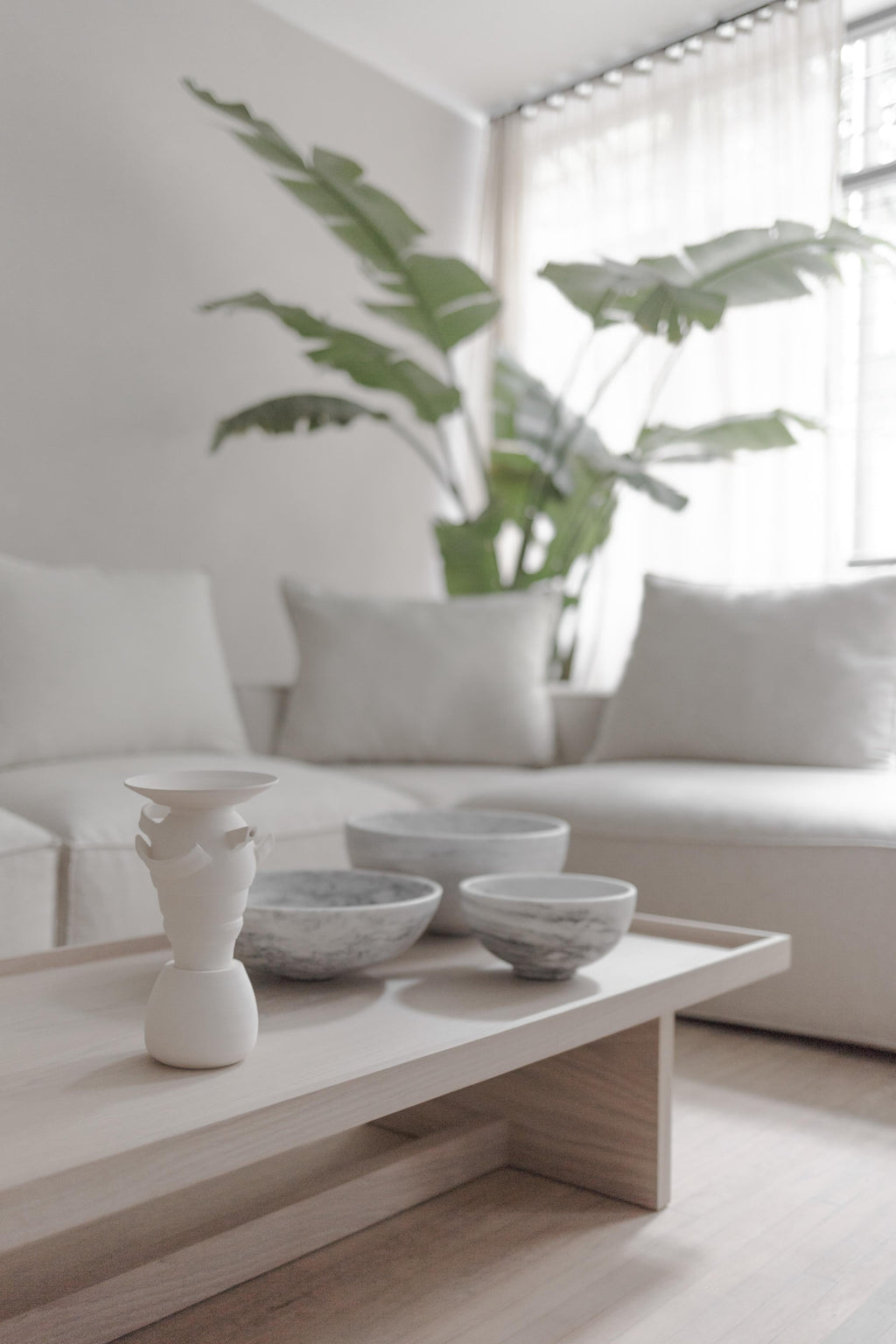 https://a.1stdibscdn.com/batea-ash-veneer-coffee-table-for-sale-picture-3/f_47391/f_177466621588801984194/Campos_3_master.jpg