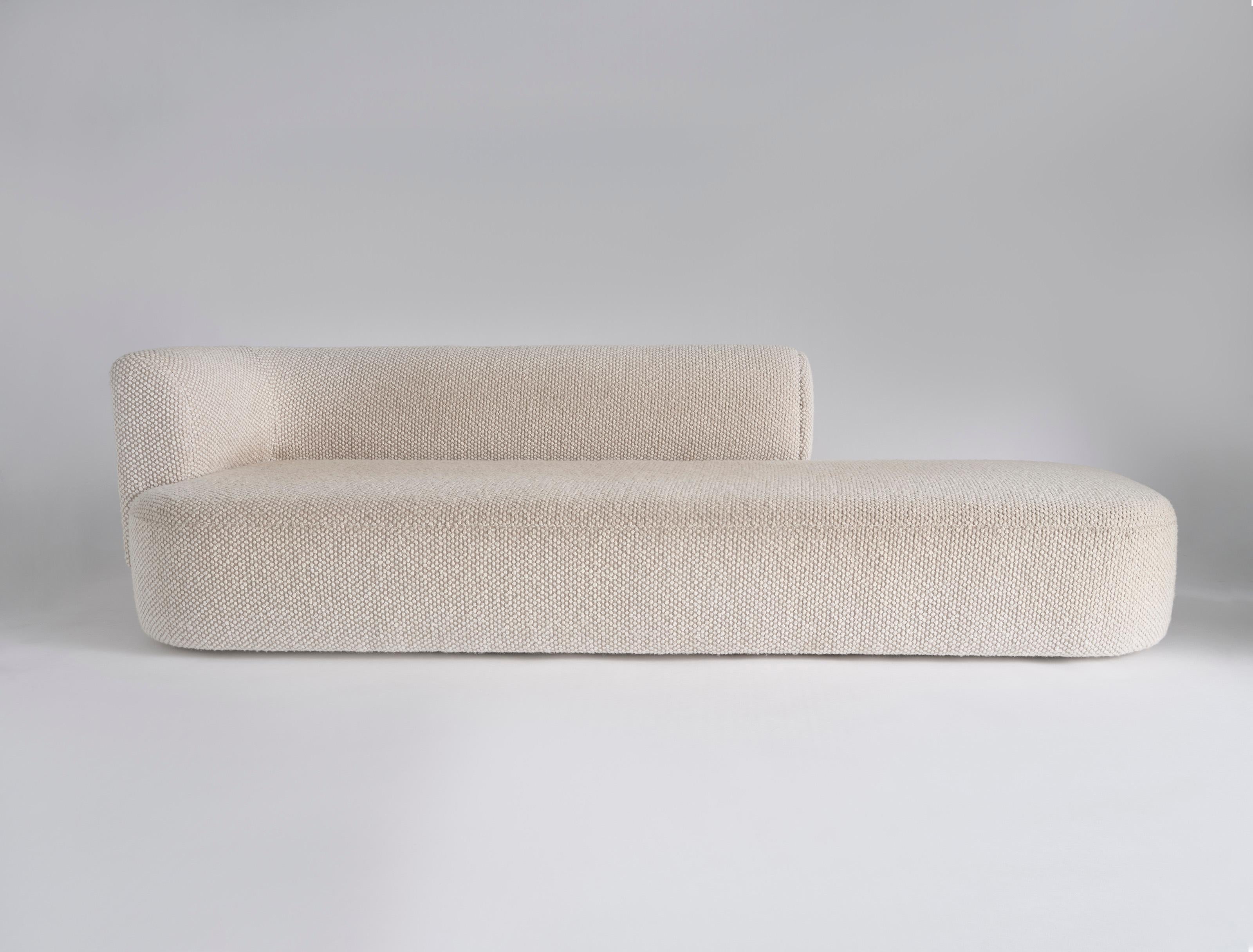 https://a.1stdibscdn.com/capper-chaise-58-by-phase-design-fabric-for-sale-picture-2/f_64972/f_375561921702515745967/CapperChaise_0093_Web_master.jpg
