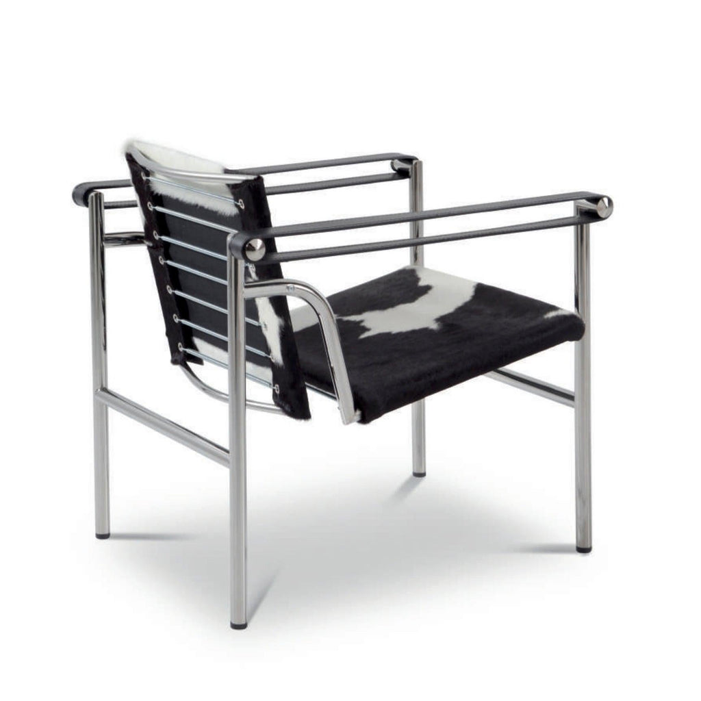 https://a.1stdibscdn.com/set-of-two-lc1-chairs-by-le-corbusier-jeanneret-charlotte-perriand-by-cassina-for-sale-picture-5/f_14272/f_311093821667382554350/Captura_de_pantalla_2021_02_26_a_las_11_49_45_org_master.jpg