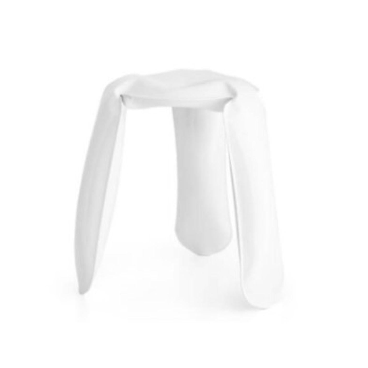 https://a.1stdibscdn.com/mini-plopp-stailess-steel-stool-by-zieta-for-sale-picture-3/f_12192/f_266915021640636716115/Captura_de_pantalla_2021_12_27_172143_1__master.jpg