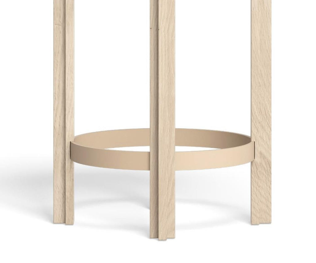 https://a.1stdibscdn.com/bodil-kjaer-white-stained-oak-principal-counter-stool-for-karakter-for-sale-picture-4/f_14272/f_417127321727872269694/Captura_de_pantalla_2024_10_02_a_las_14_27_51_master.jpg
